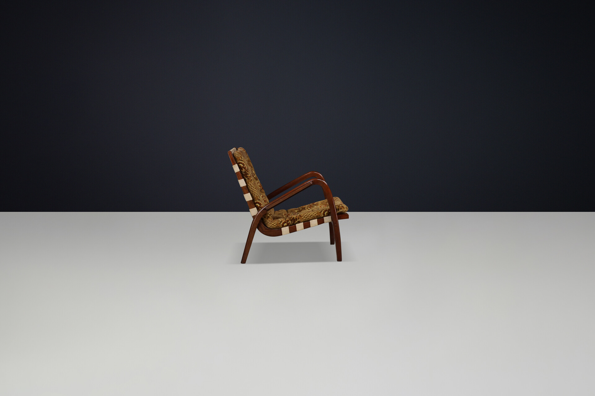 Jan Vaněk Attributed Bentwood Lounge Chair, 1940s Czech Functionalism Mid-20th century