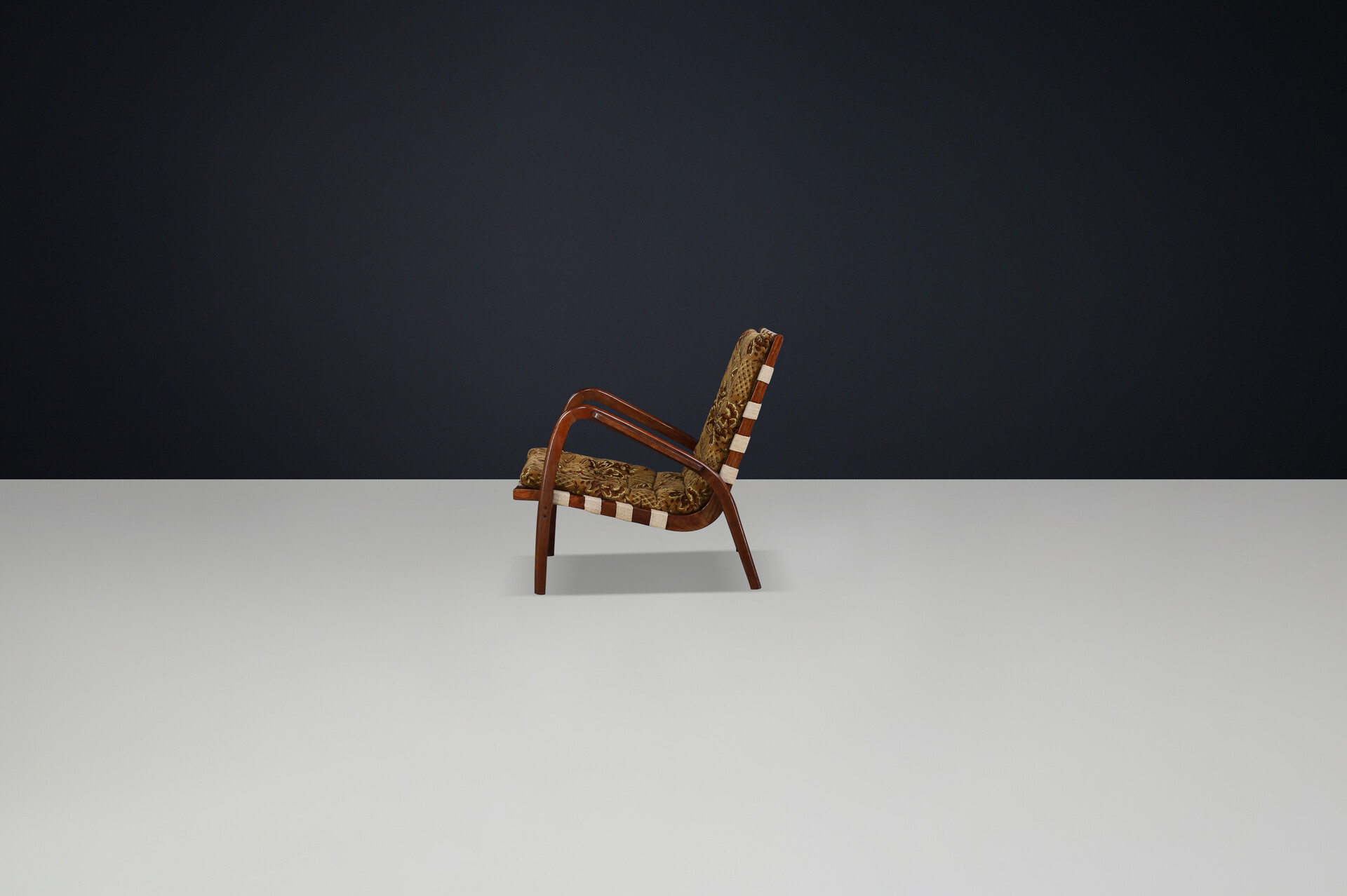 Jan Vaněk Attributed Bentwood Lounge Chair, 1940s Czech Functionalism Mid-20th century