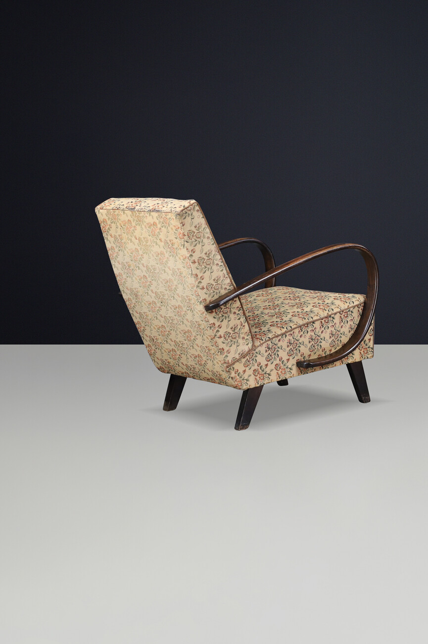 Jindřich Halabala Patinated Bentwood Armchair with Original Upholstery, 1940s Mid-20th century