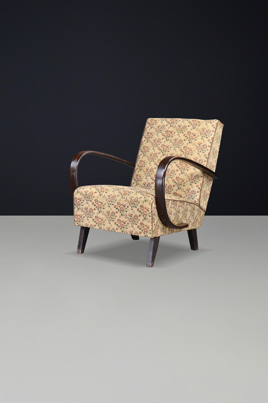 Jindřich Halabala Patinated Bentwood Armchair with Original Upholstery, 1940s Mid-20th century