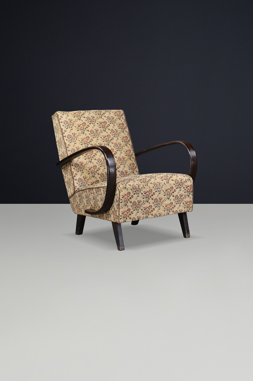 Jindřich Halabala Patinated Bentwood Armchair with Original Upholstery, 1940s Mid-20th century