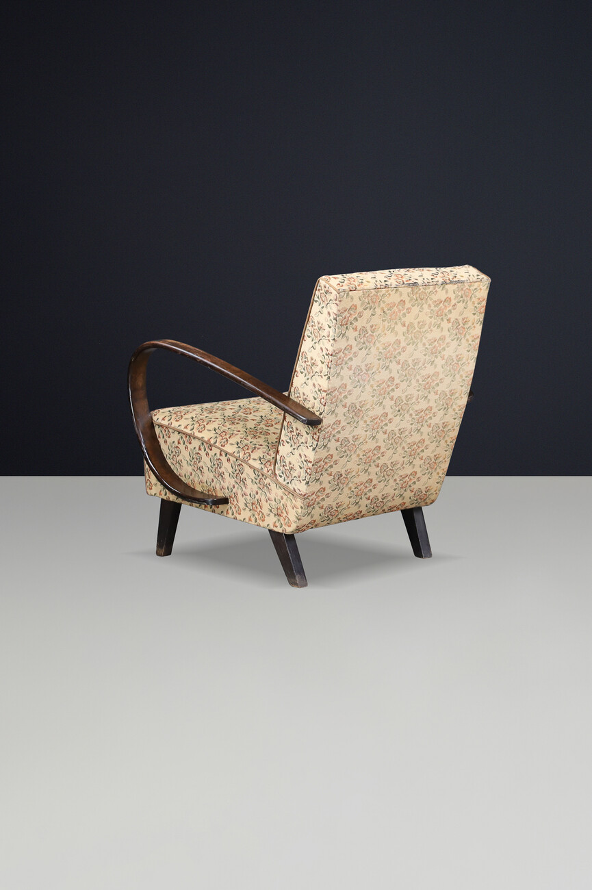 Jindřich Halabala Patinated Bentwood Armchair with Original Upholstery, 1940s Mid-20th century