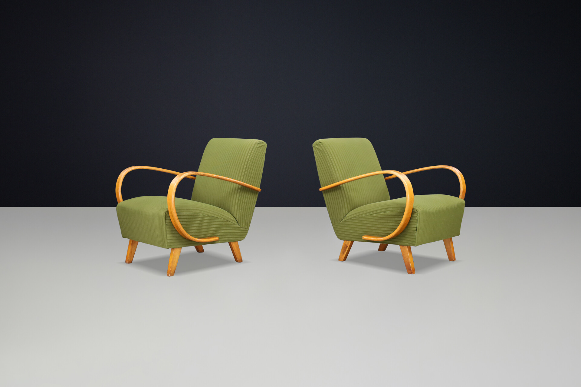 Jindrich Halabala bentwood Art-Deco Arm Chairs, Praque 1940s Early-20th century
