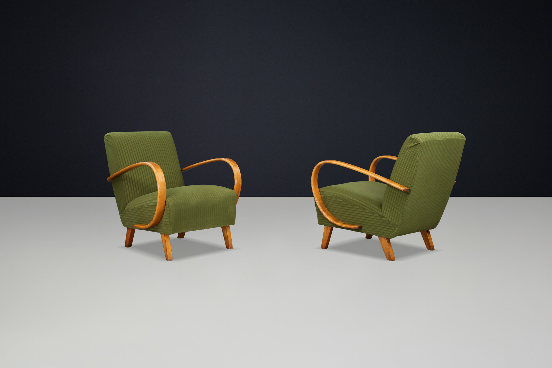 Jindrich Halabala bentwood Art-Deco Arm Chairs, Praque 1940s Early-20th century
