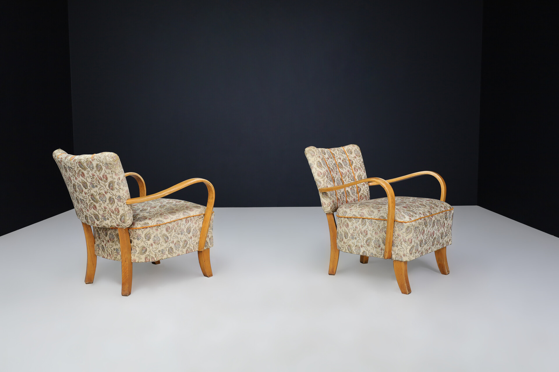 Jindrich Halabala bentwood Art-Deco Arm Chairs, Praque 1940s Mid-20th century