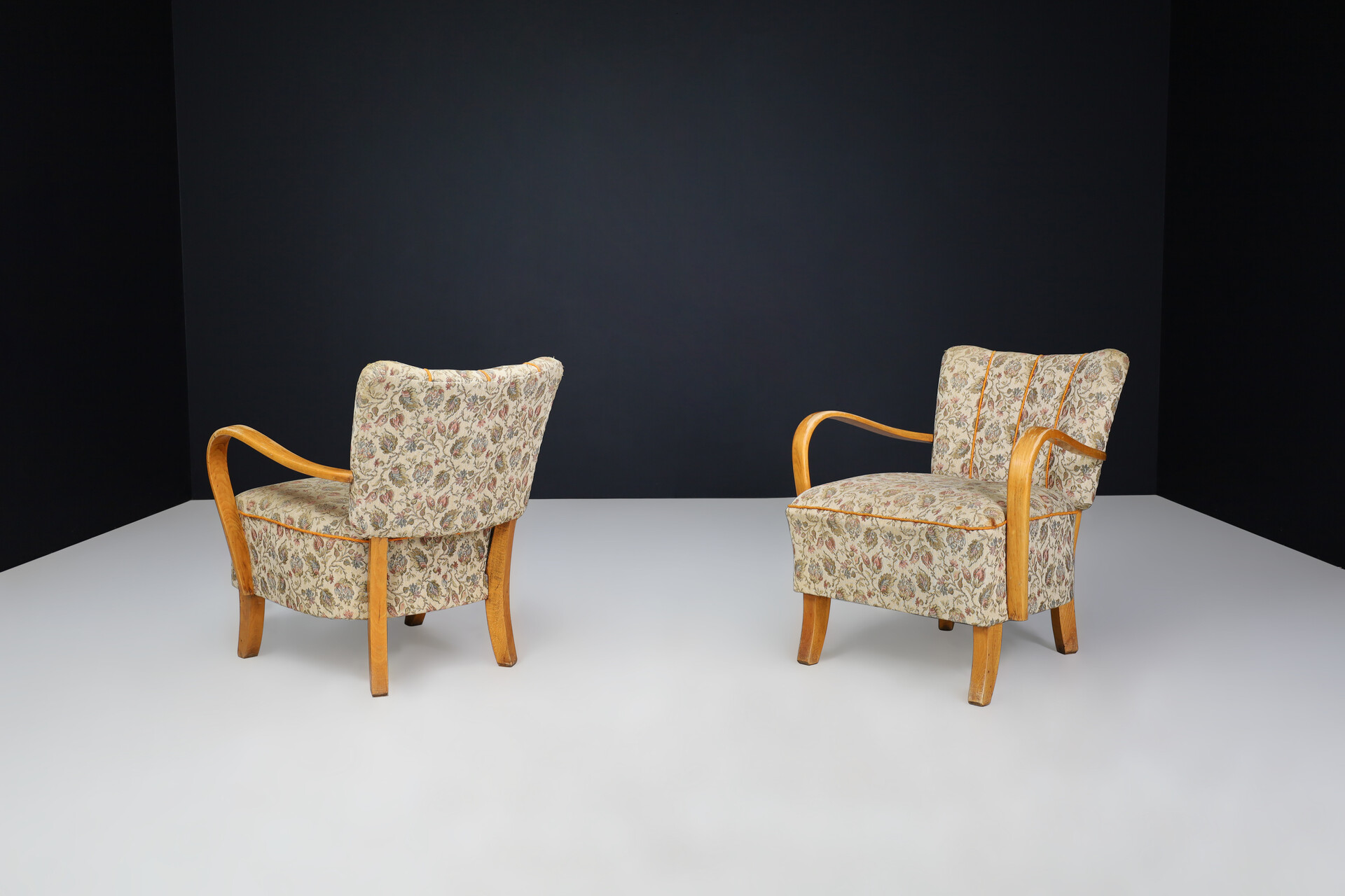 Jindrich Halabala bentwood Art-Deco Arm Chairs, Praque 1940s Mid-20th century