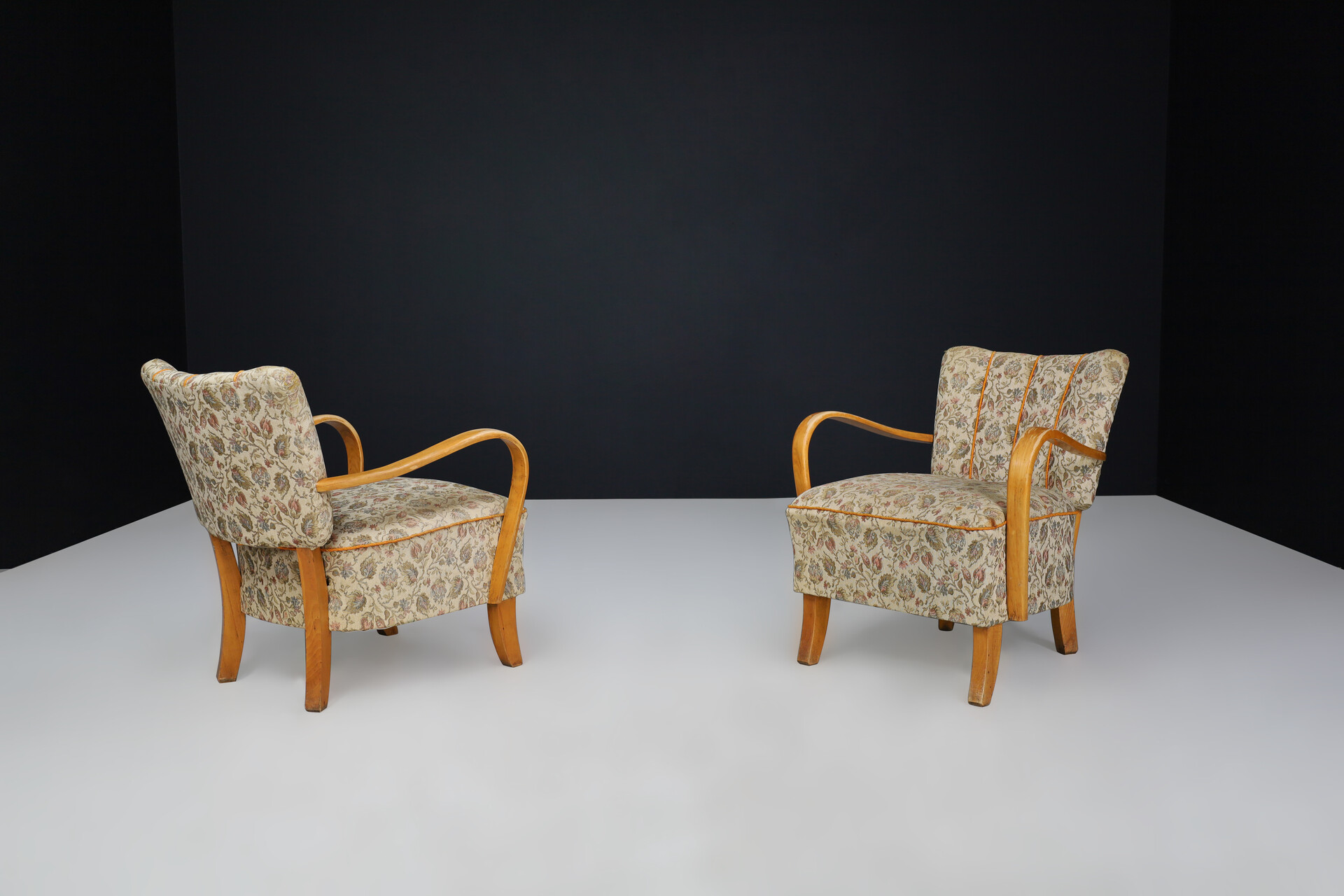 Jindrich Halabala bentwood Art-Deco Arm Chairs, Praque 1940s Mid-20th century