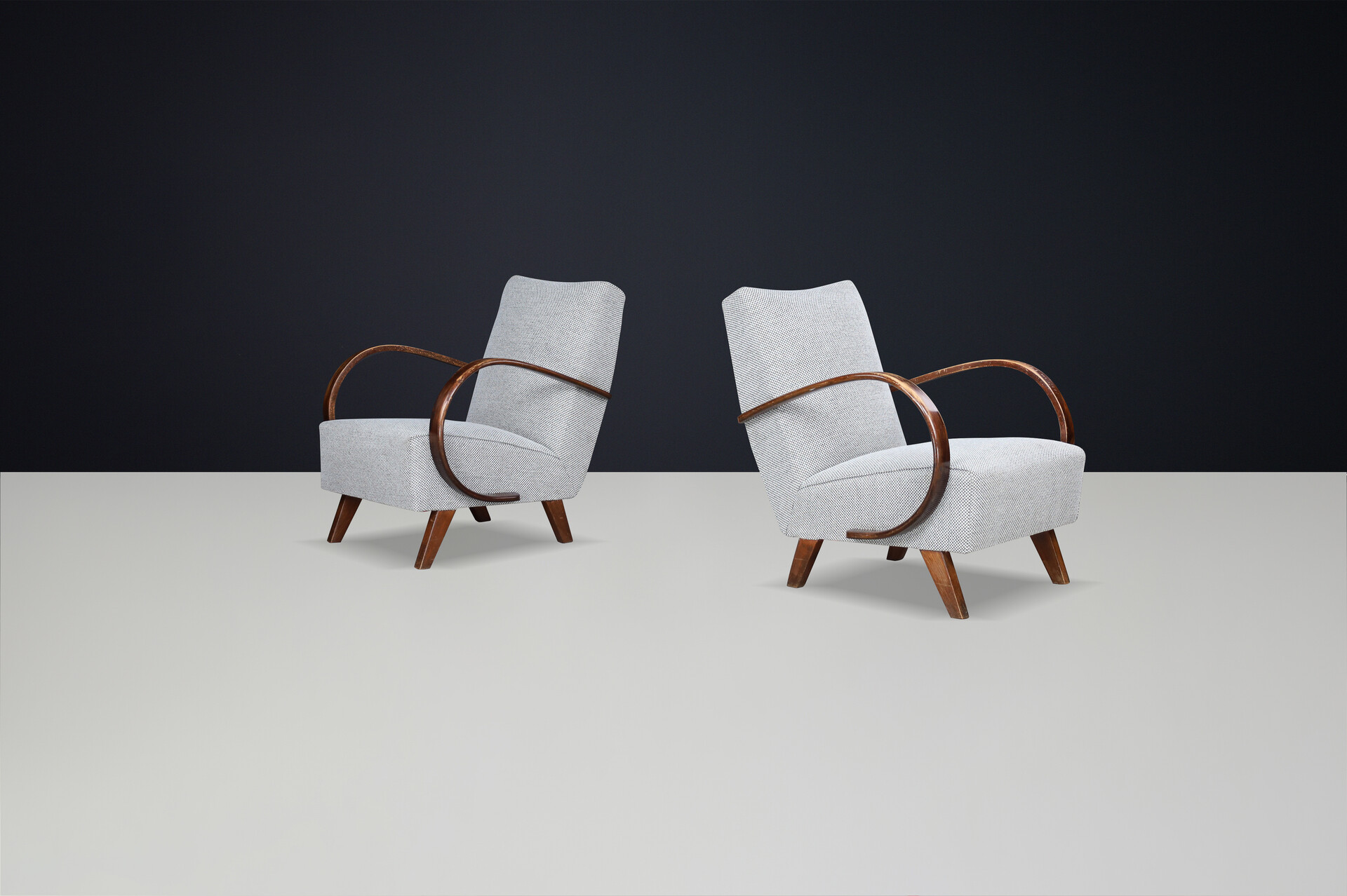 JIndrich Halabala re-upholstered patinated bentwood lounge chairs from the 1930s Mid-20th century