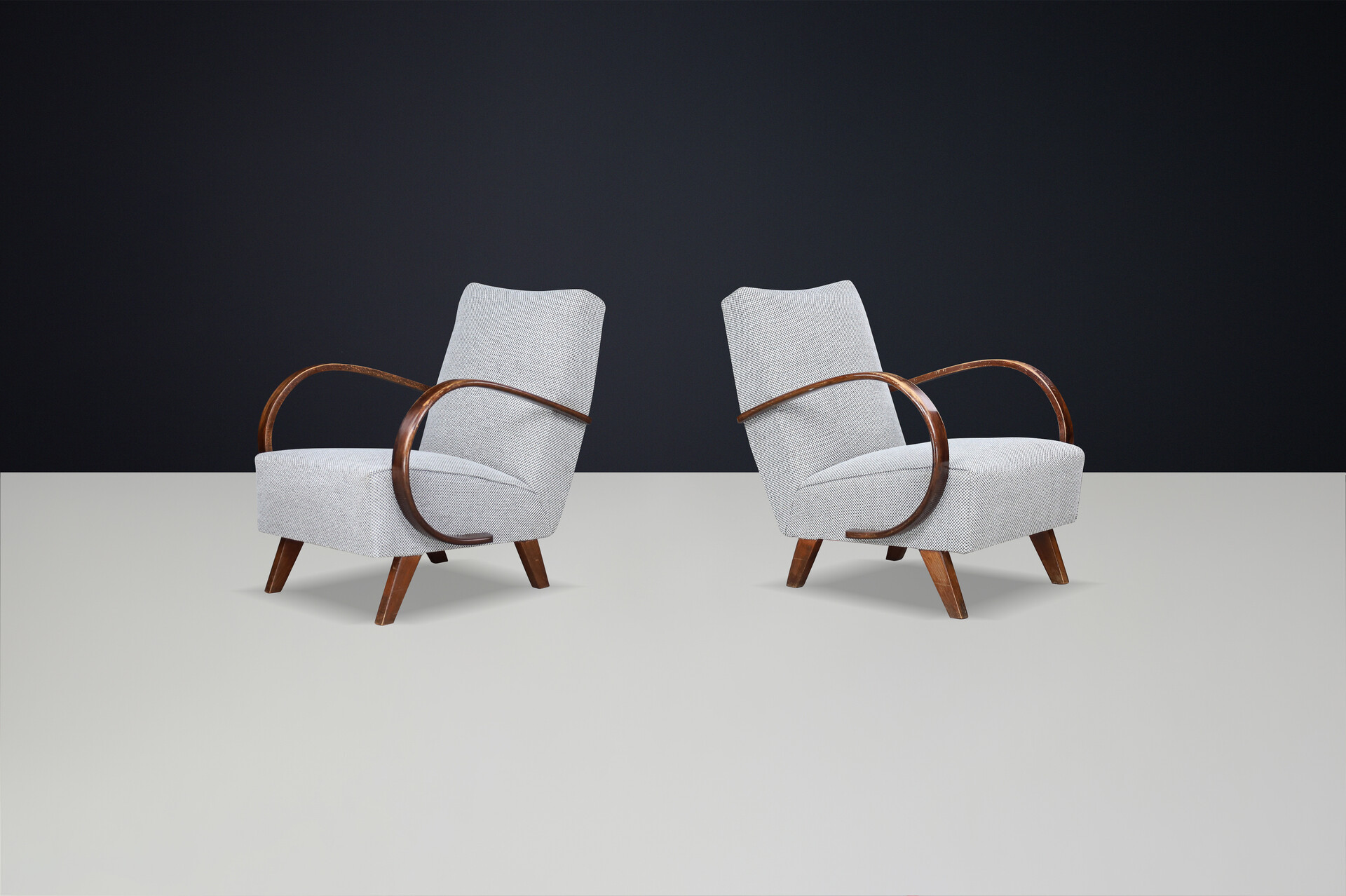 JIndrich Halabala re-upholstered patinated bentwood lounge chairs from the 1930s Mid-20th century