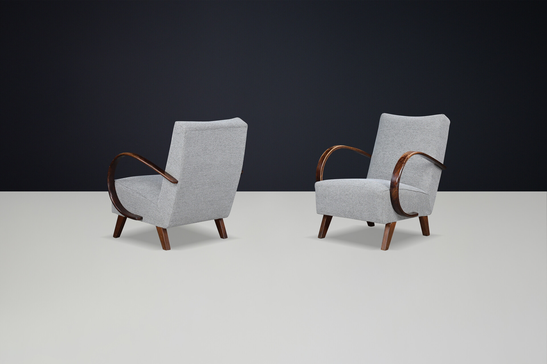 JIndrich Halabala re-upholstered patinated bentwood lounge chairs from the 1930s Mid-20th century
