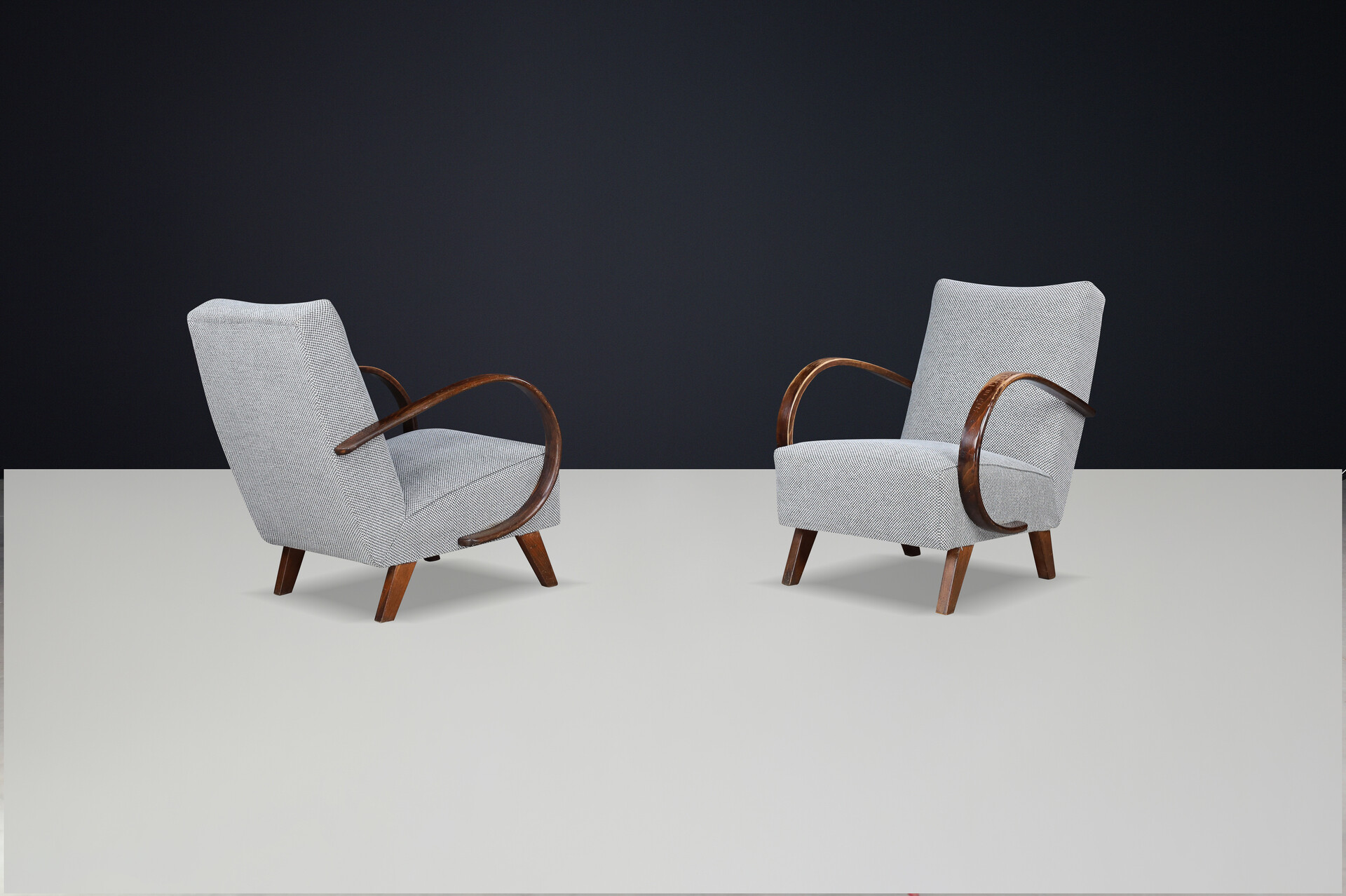 JIndrich Halabala re-upholstered patinated bentwood lounge chairs from the 1930s Mid-20th century