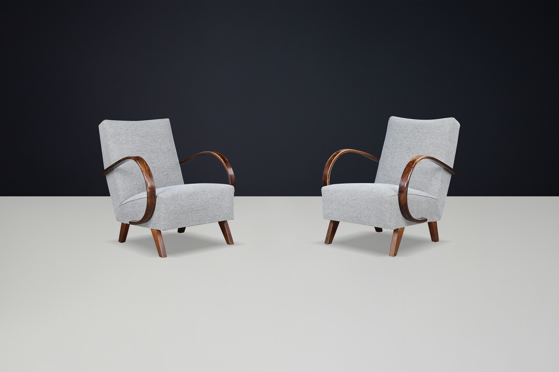 JIndrich Halabala re-upholstered patinated bentwood lounge chairs from the 1930s Mid-20th century