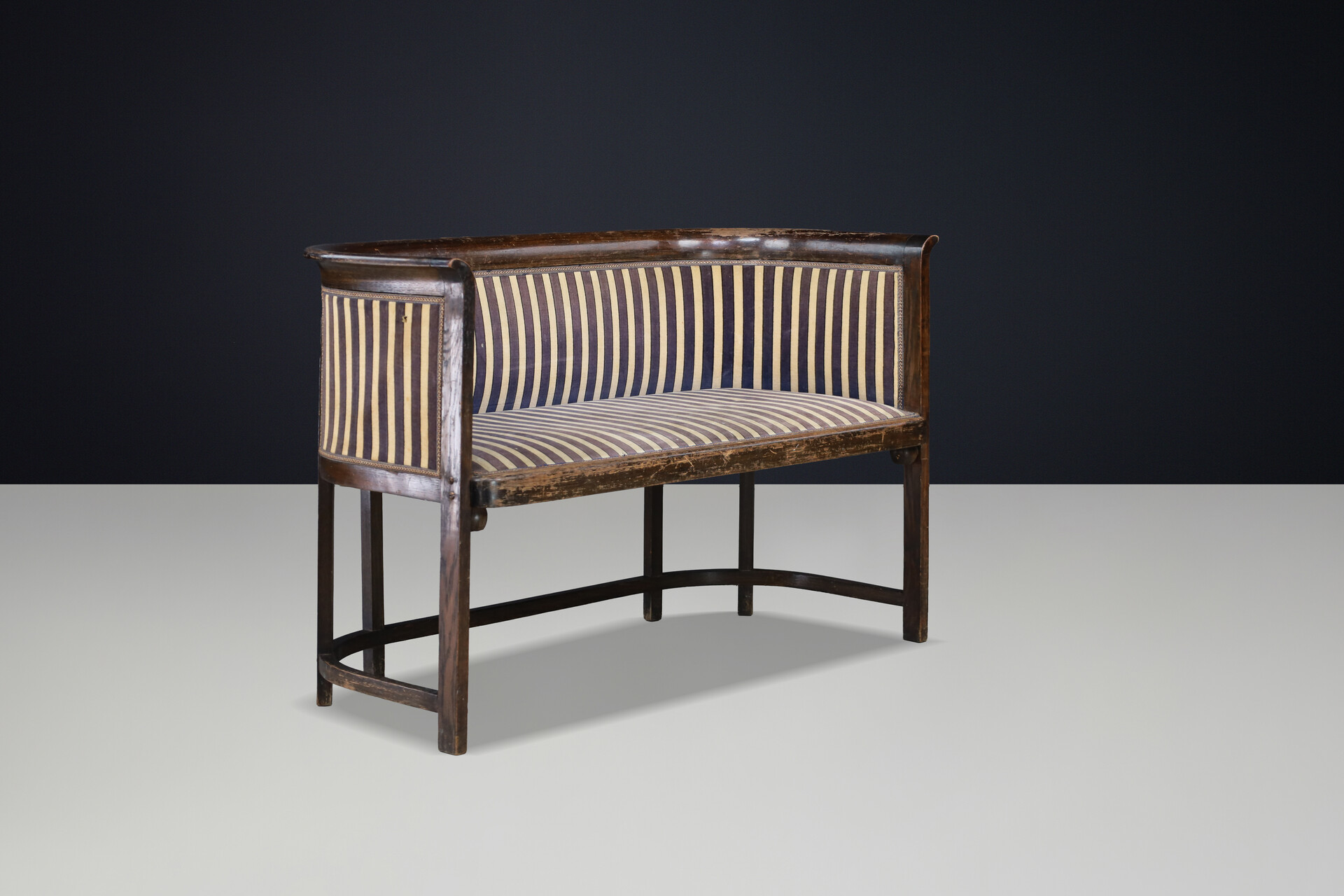 Josef Hoffmann Cabaret Fledermaus Sofa for J. & J. Kohn Vienna, circa 1907 20th century