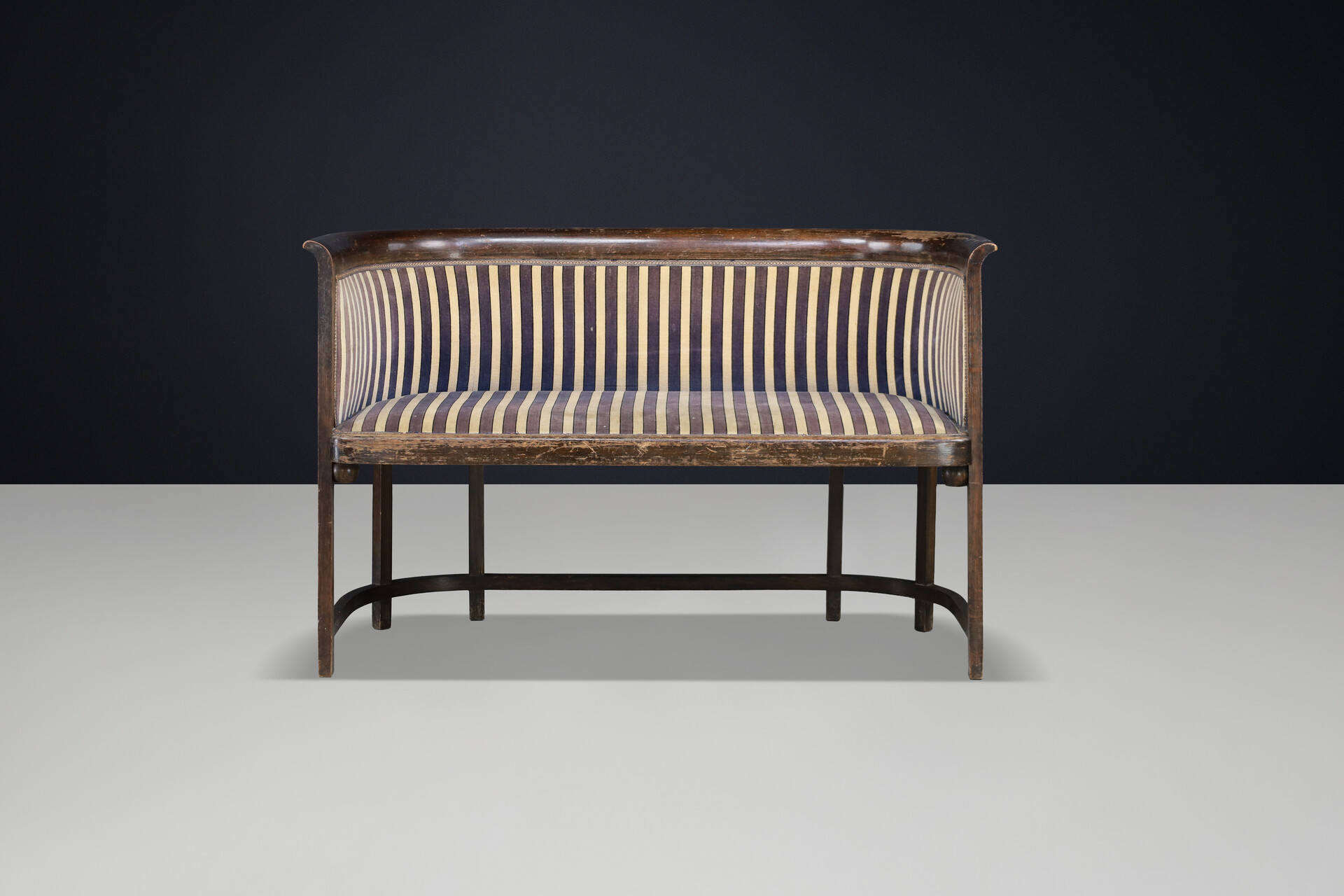 Josef Hoffmann Cabaret Fledermaus Sofa for J. & J. Kohn Vienna, circa 1907 20th century