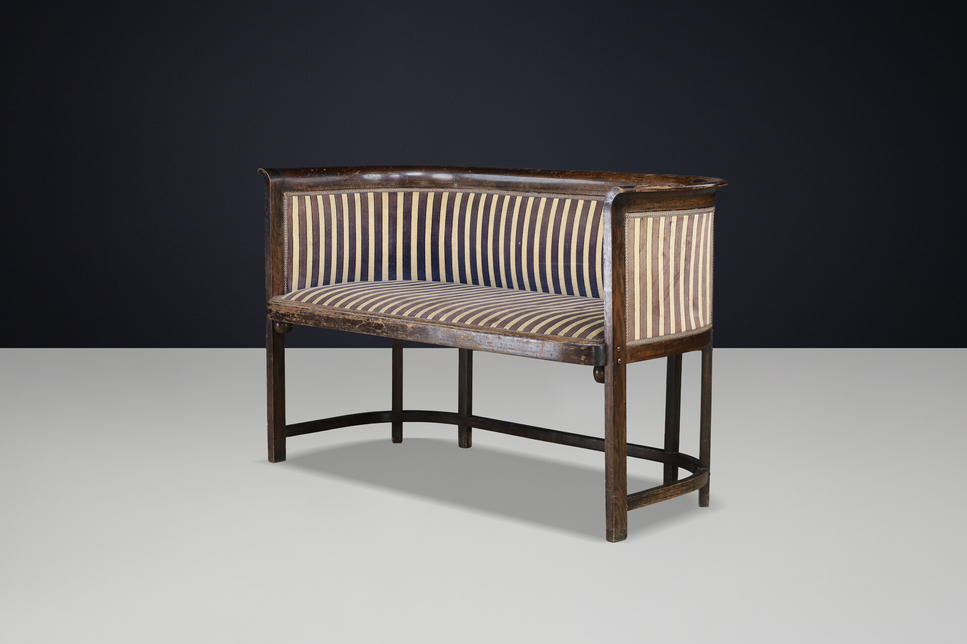 Josef Hoffmann Cabaret Fledermaus Sofa for J. & J. Kohn Vienna, circa 1907 20th century