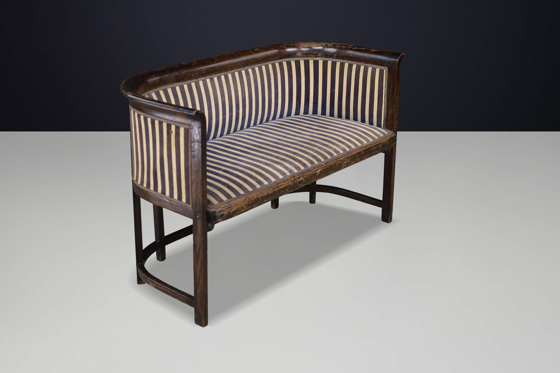 Josef Hoffmann Cabaret Fledermaus Sofa for J. & J. Kohn Vienna, circa 1907 20th century