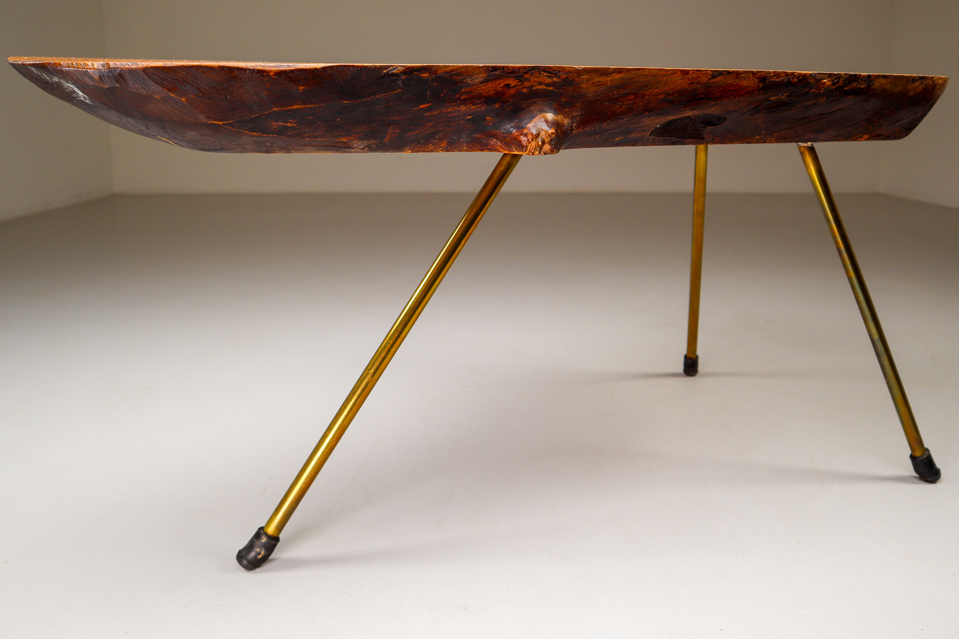 Large Carl Auböck 'Tree Trunk' Coffee Table in Walnut, Austria, circa 1950s Mid-20th century