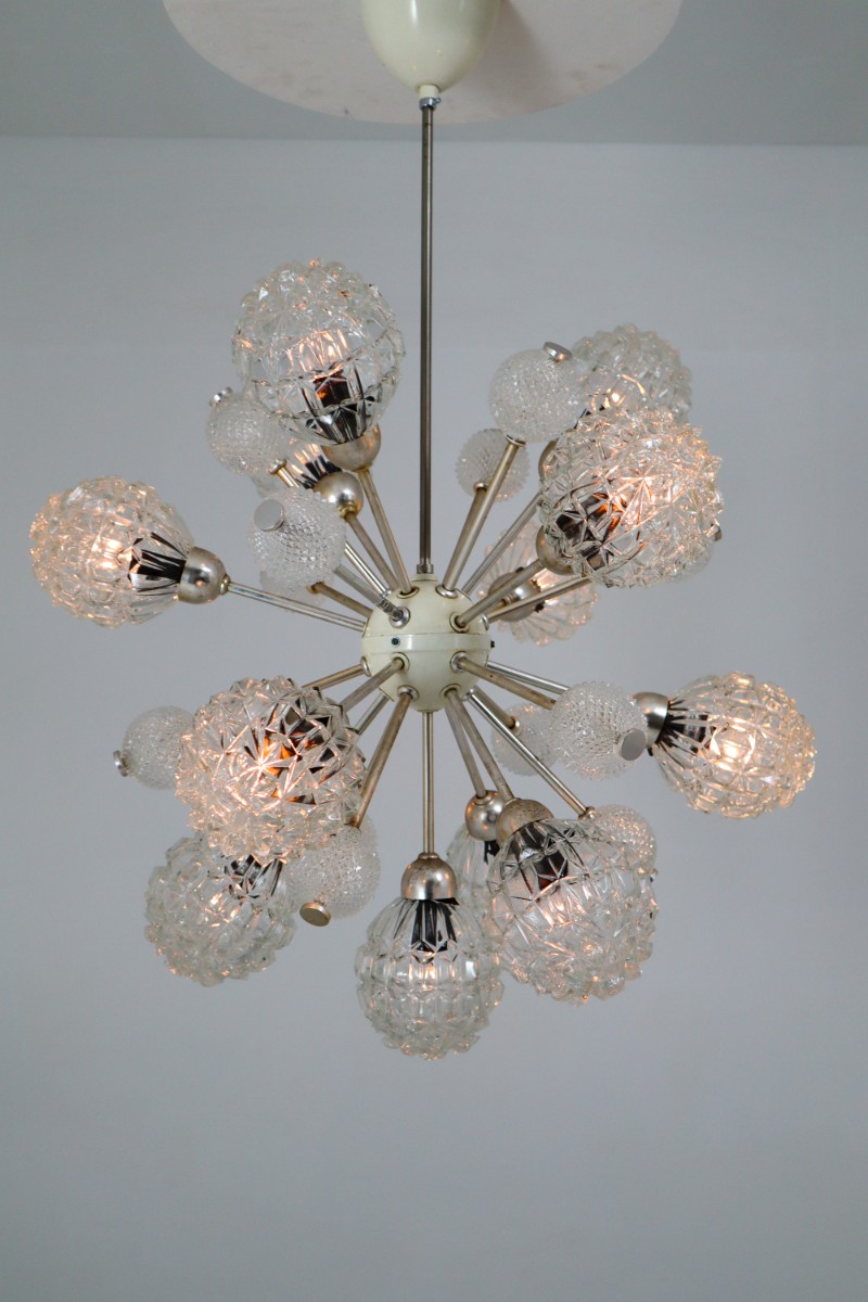 Large German Floral Starbust Sputnik Chandelier with Illuminating Crystal Globes Mid-20th century