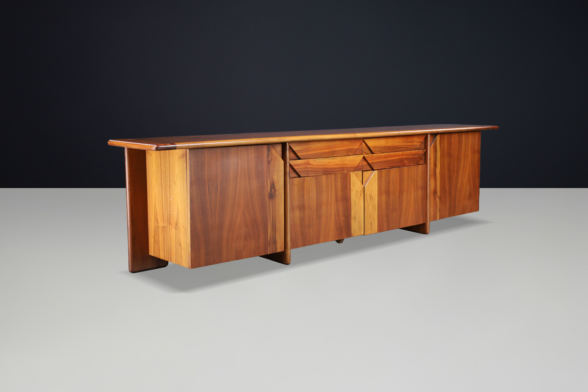 Large Italian Walnut Sideboard by Ammannati & Vitelli for Catalano, 1970s Late-20th century