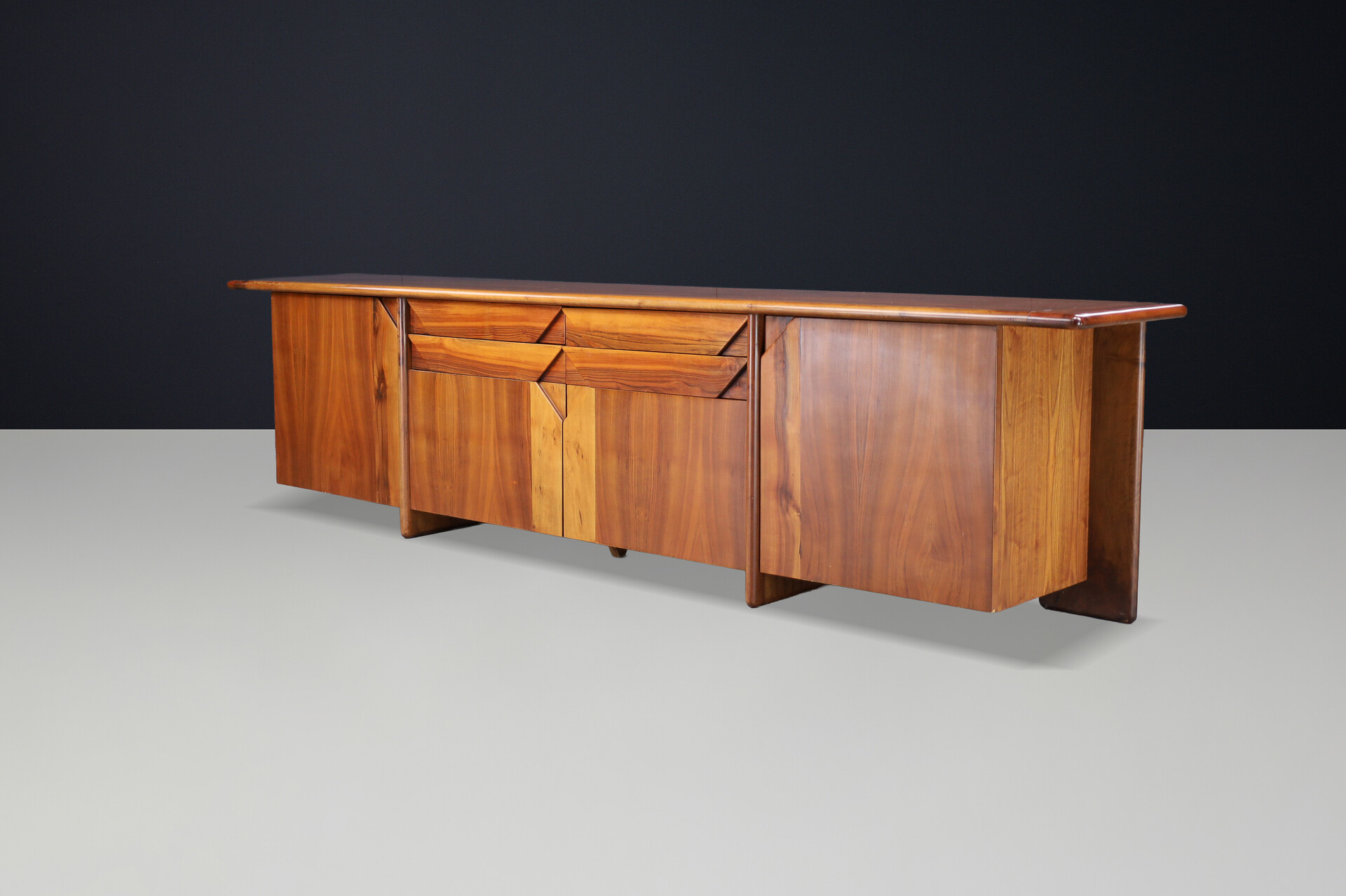 Large Italian Walnut Sideboard by Ammannati & Vitelli for Catalano, 1970s Late-20th century