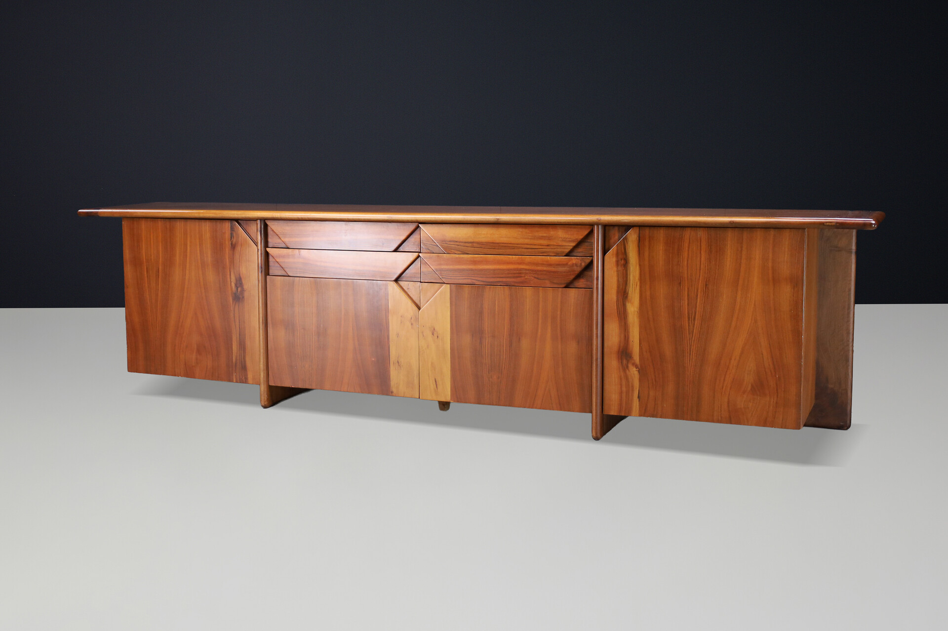 Large Italian Walnut Sideboard by Ammannati & Vitelli for Catalano, 1970s Late-20th century