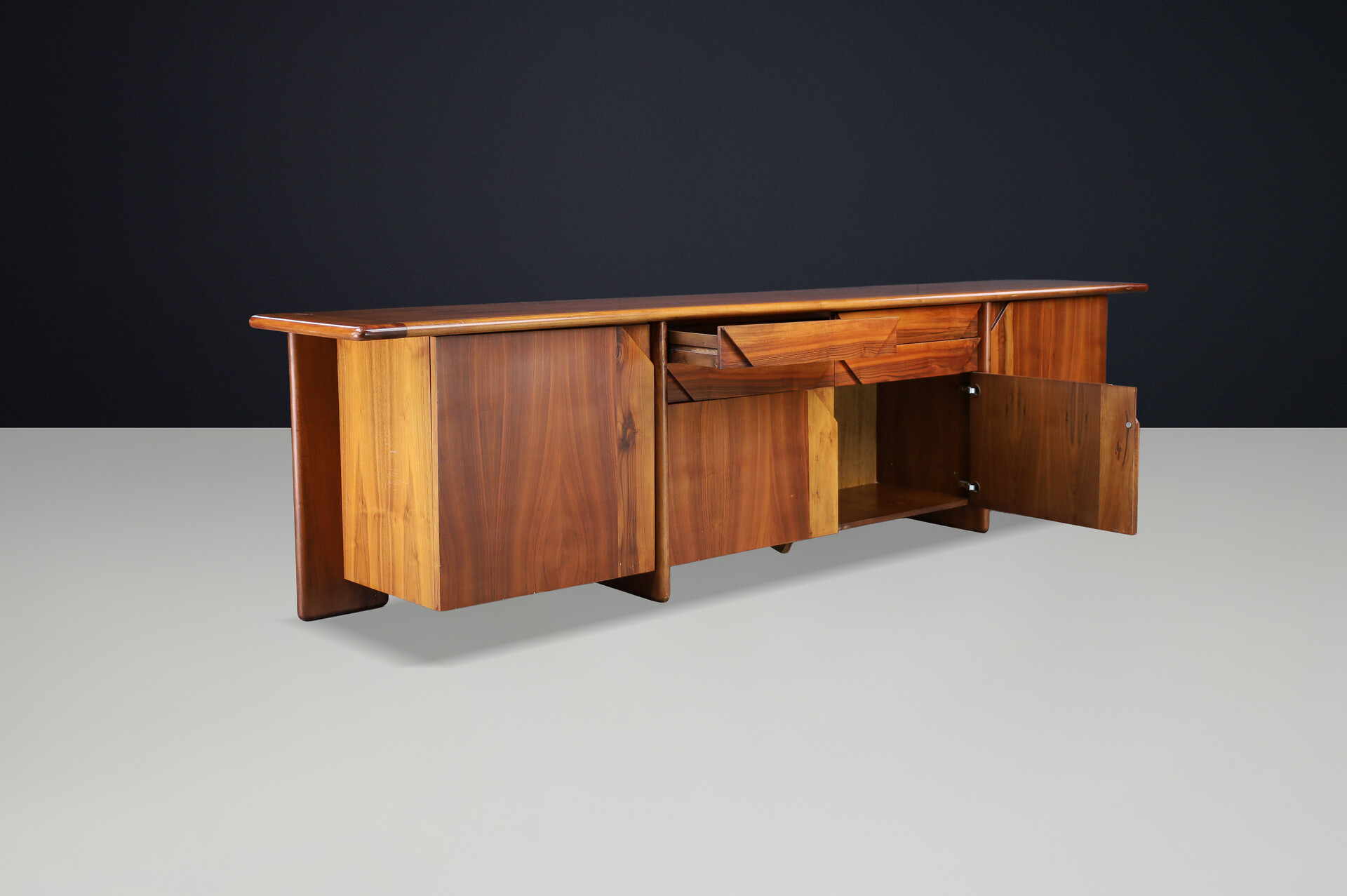Large Italian Walnut Sideboard by Ammannati & Vitelli for Catalano, 1970s Late-20th century