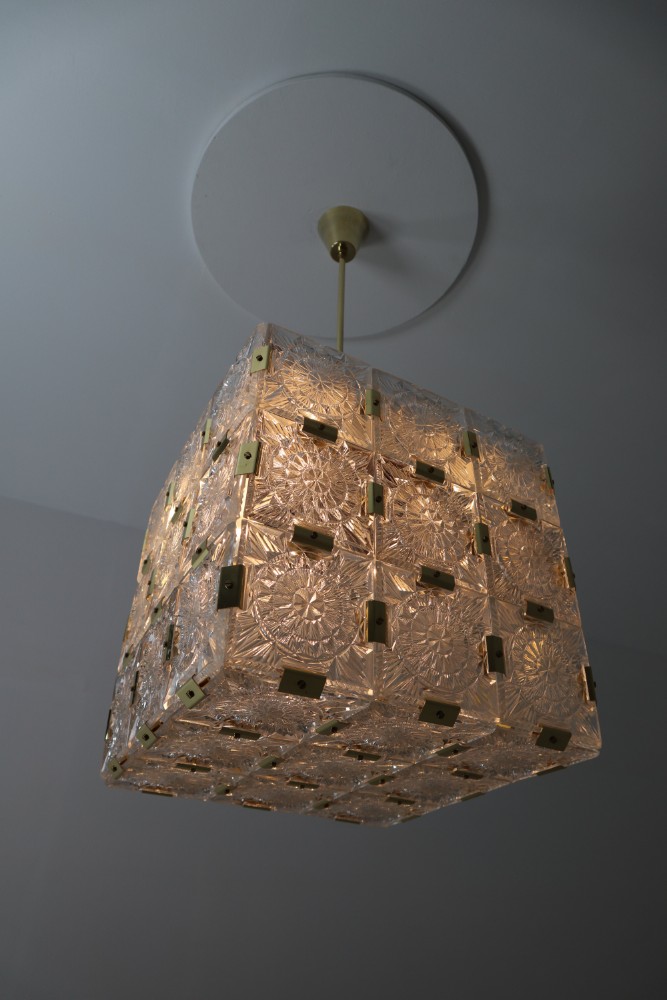 Large Midcentury Brass Chandelier with 36 Geometric Cut Crystal Glass, 1960