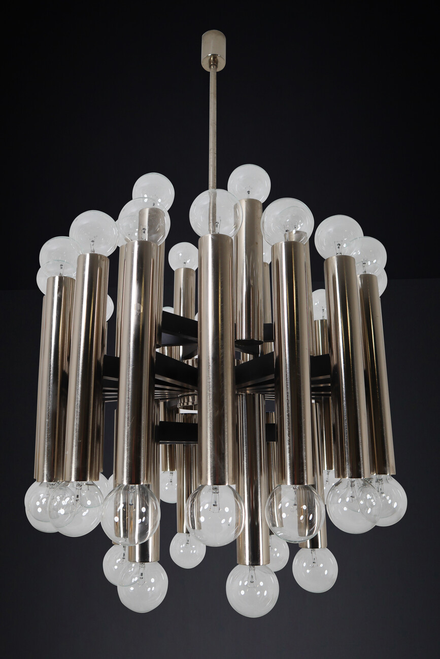 Large Midcentury Modernist Steel chandelier with 48 light bulbs, Berlin 1960s Mid-20th century