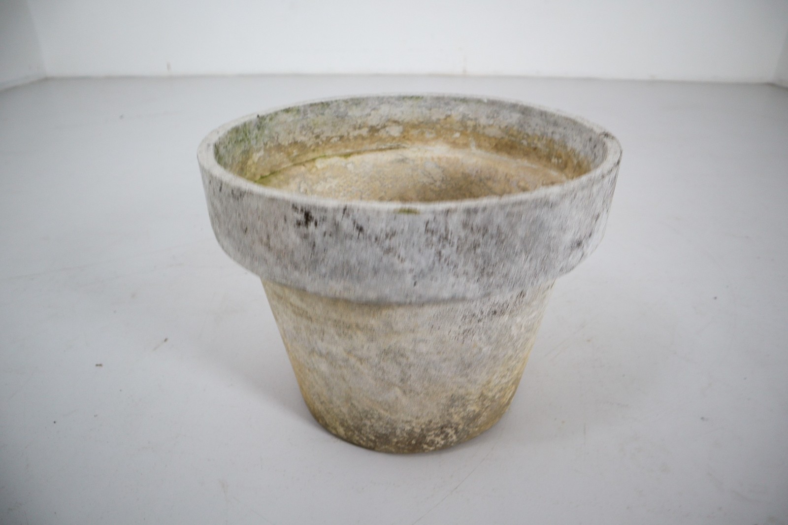 Large Planter in the Shape of Flower Pot by Willy Guhl for Eternit