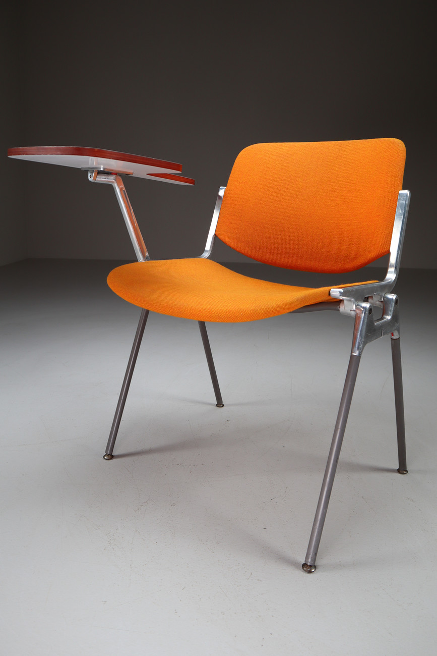 Large set Italian Mid-Century Modern university Chairs, Giancarlo Piretti, Castelli Early-20th century