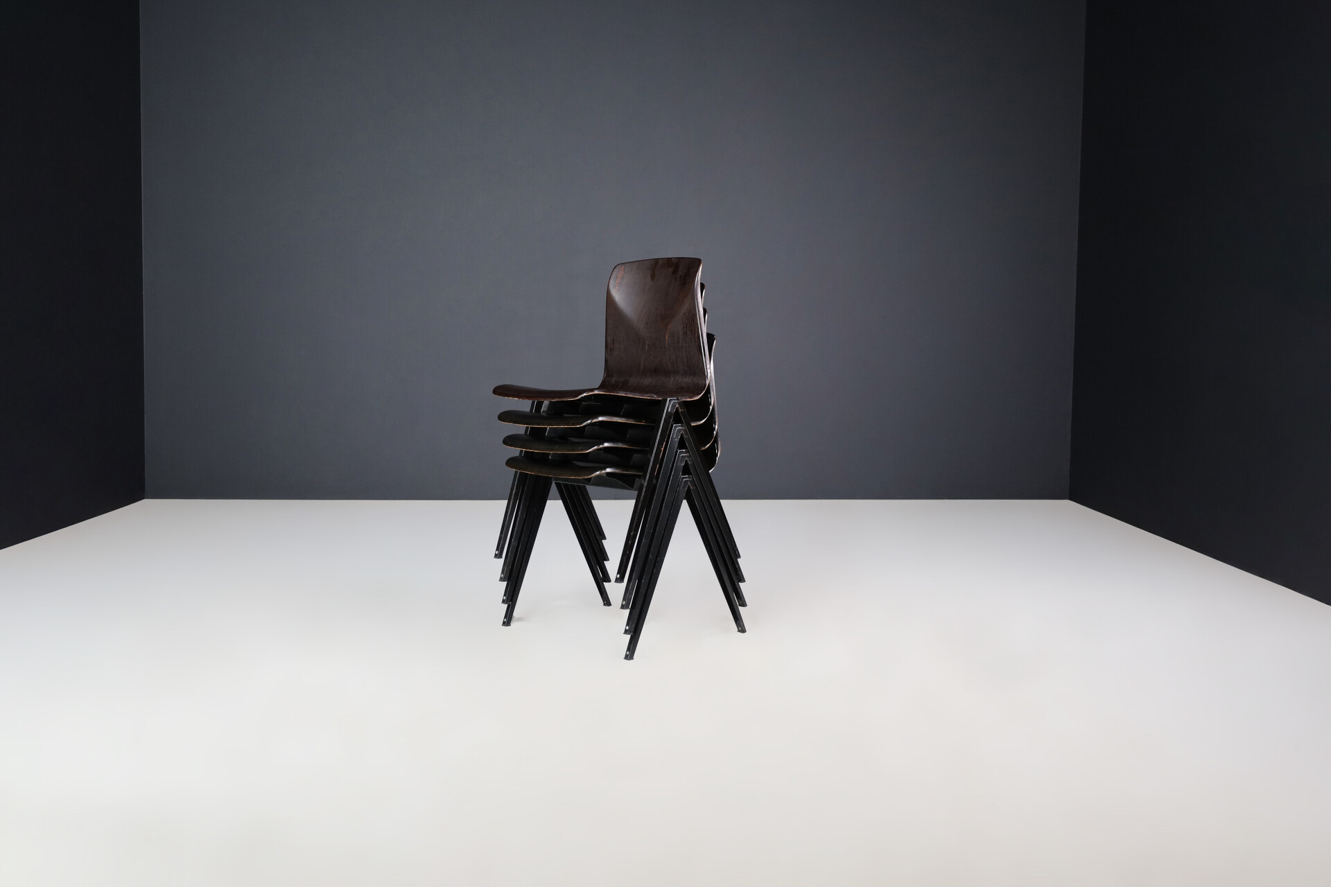 Large Stock Stackable Pagholz Galvanitas S22 Compas Dining room Chairs, 1960s Mid-20th century