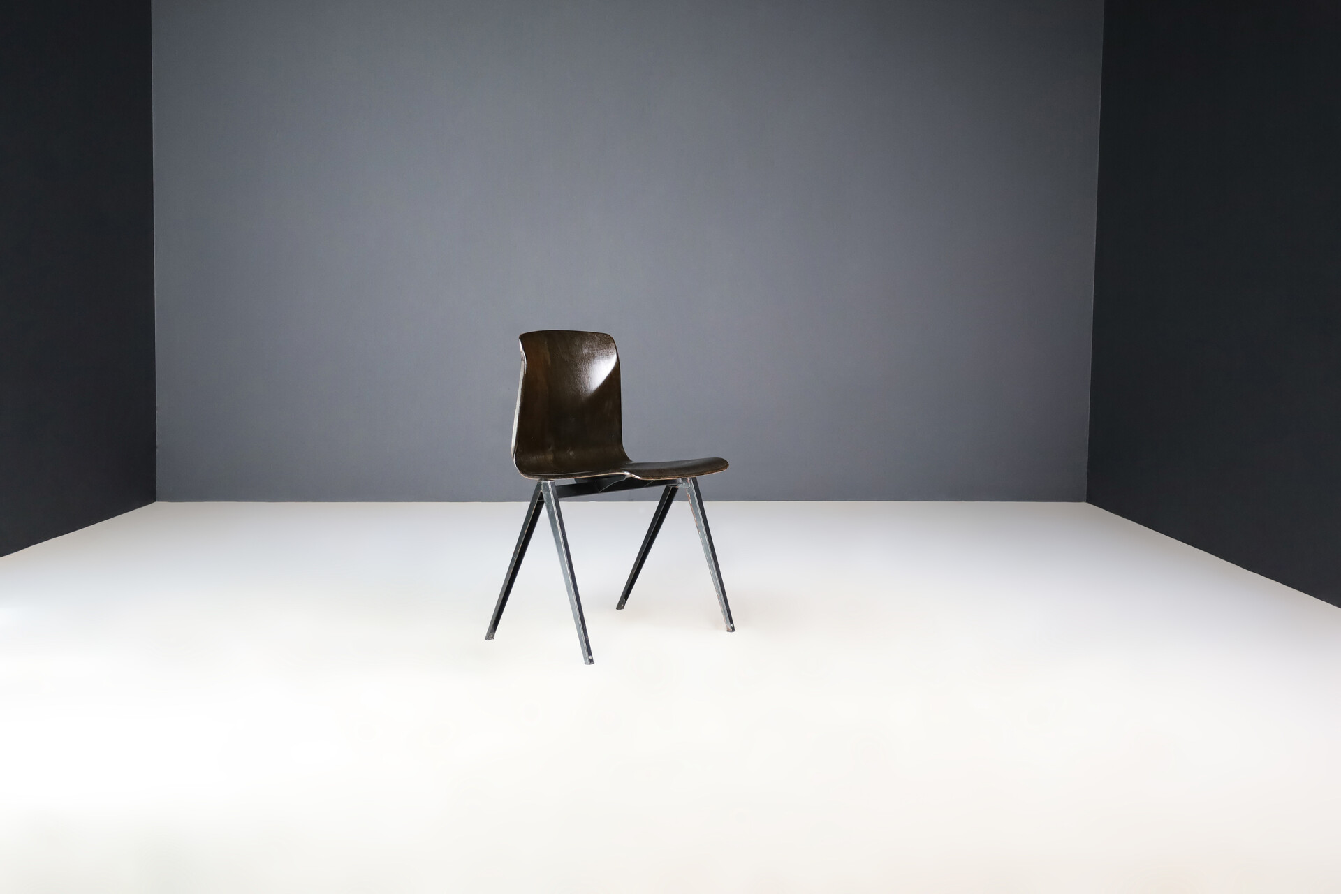 Large Stock Stackable Pagholz Galvanitas S22 Compas Dining room Chairs, 1960s Mid-20th century