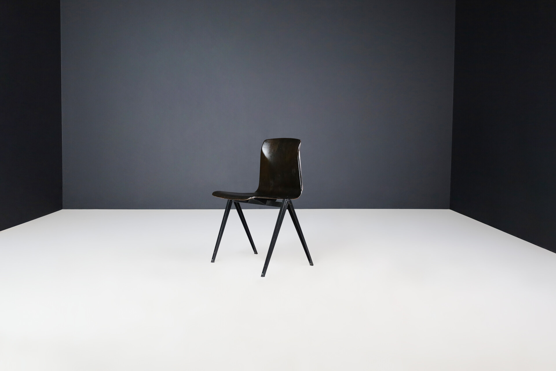 Large Stock Stackable Pagholz Galvanitas S22 Compas Dining room Chairs, 1960s Mid-20th century