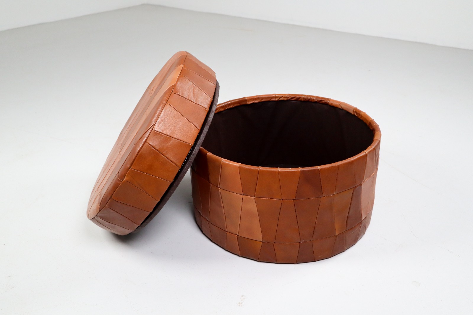 Leather De Sede pouf 1970 Mid-19th century