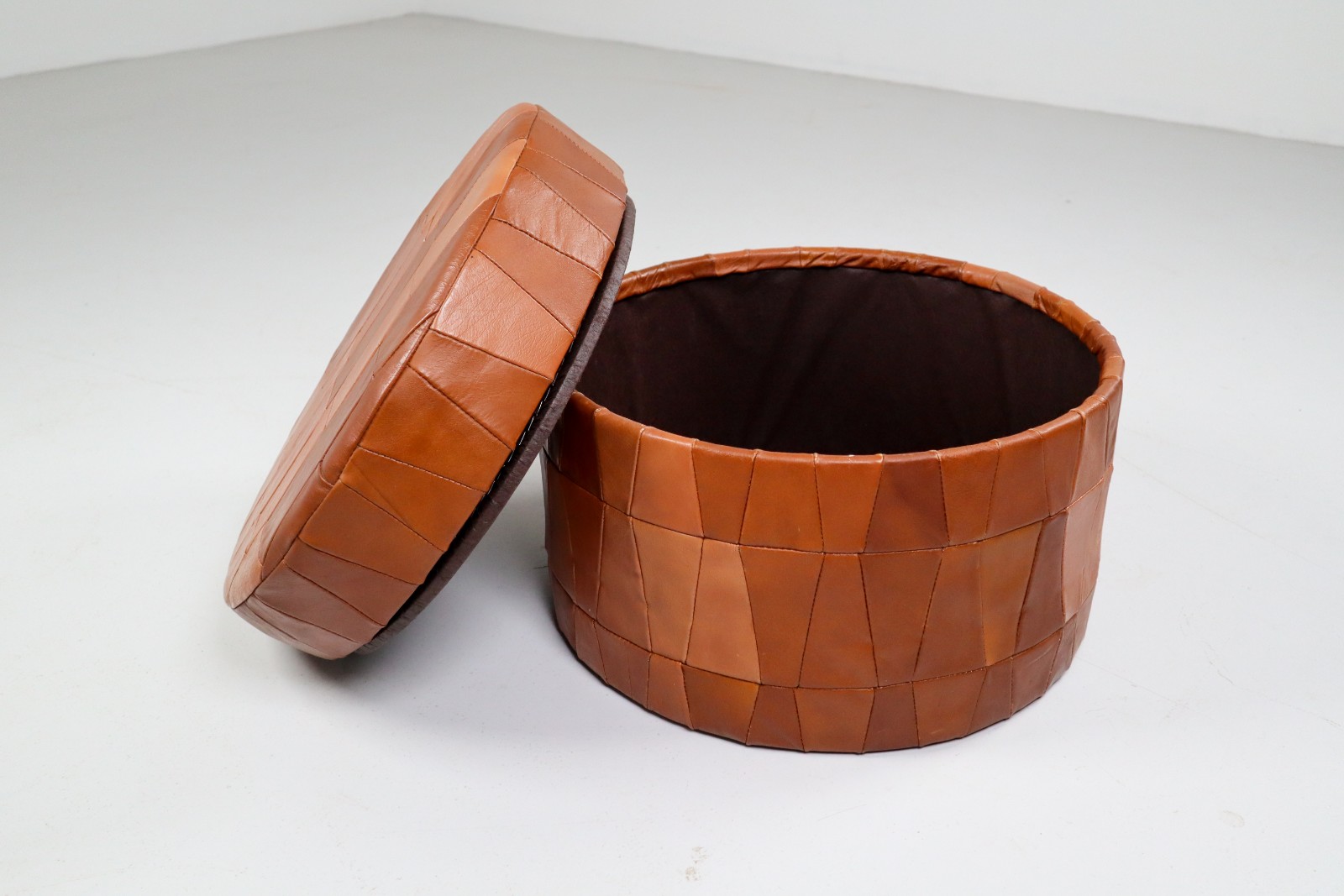 Leather De Sede pouf 1970 Mid-19th century