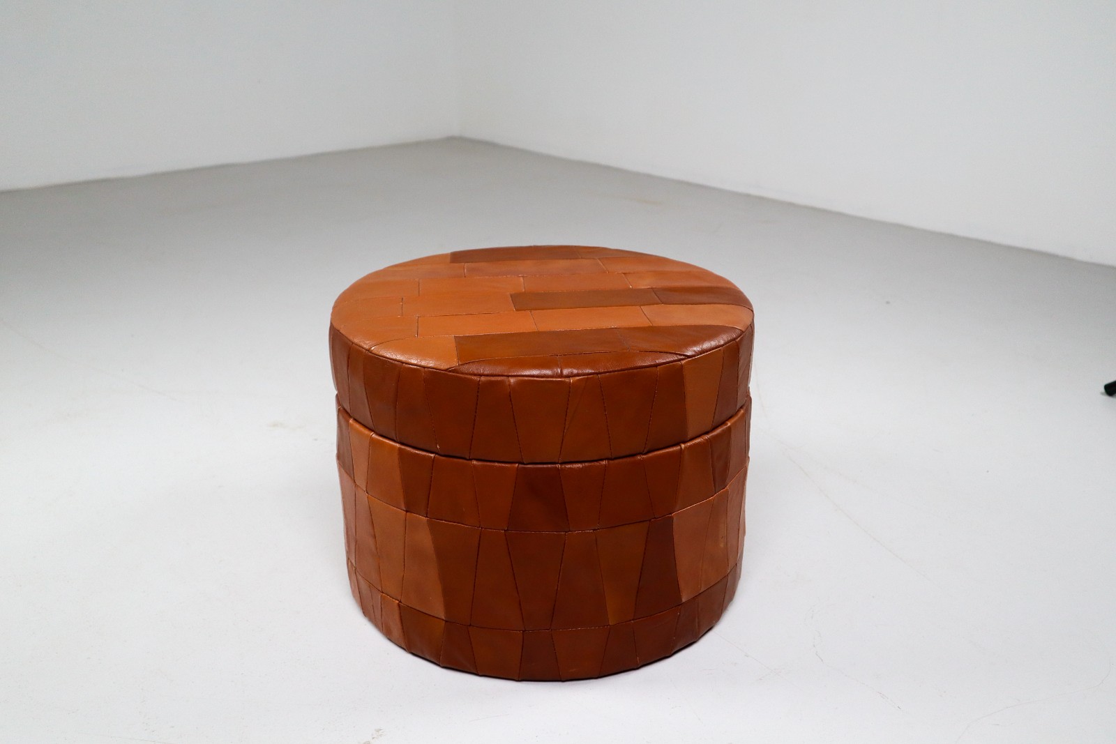 Leather De Sede pouf 1970 Mid-19th century