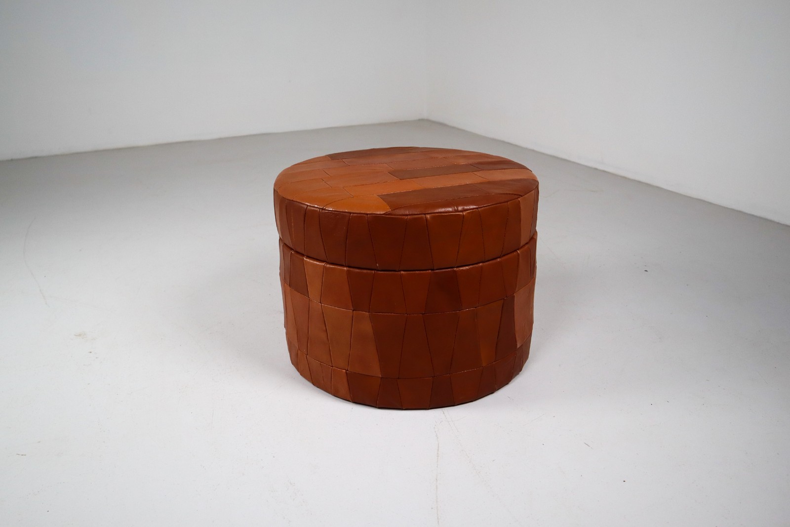 Leather De Sede pouf 1970 Mid-19th century