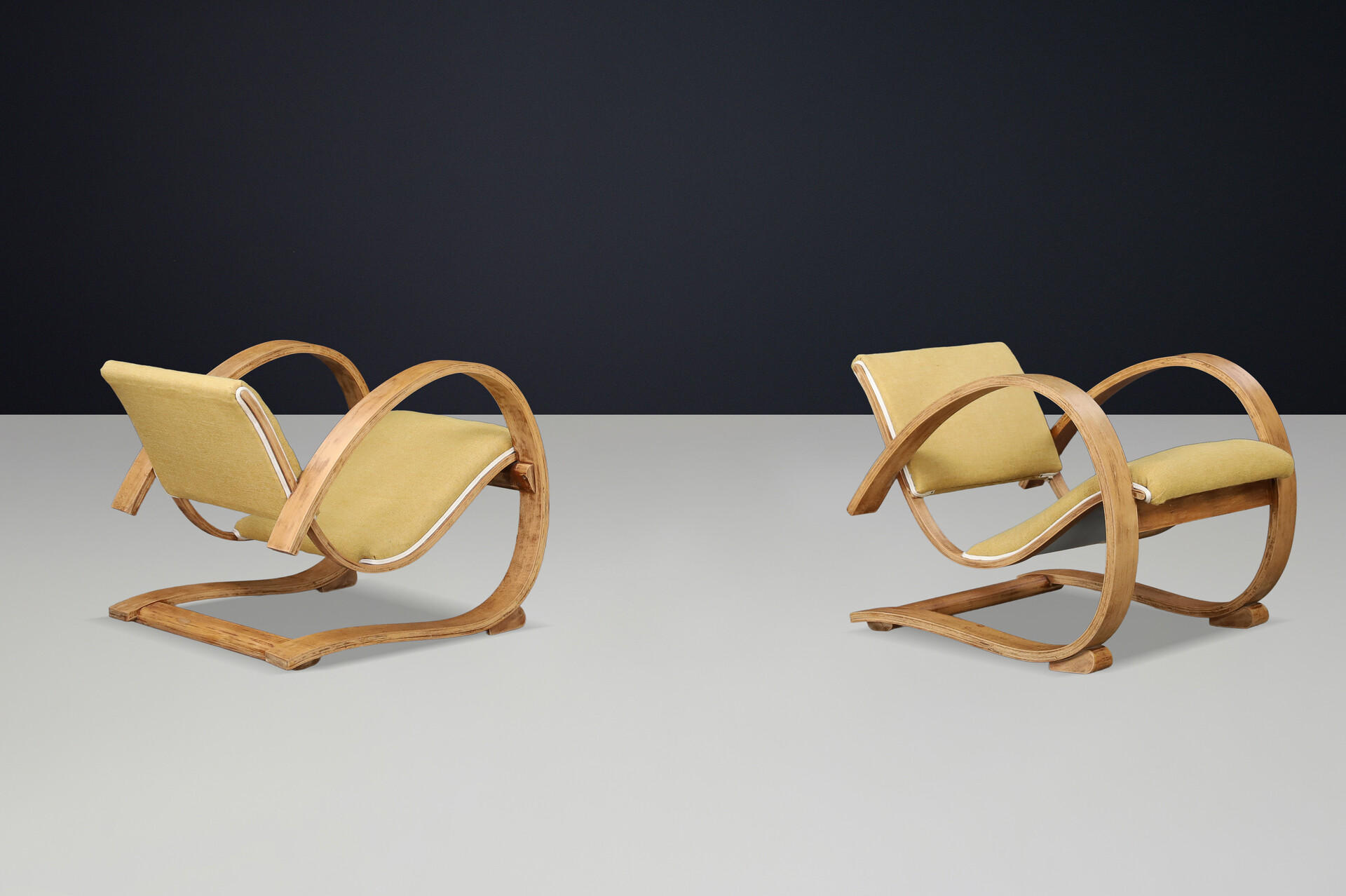 Low-Slung French Art Deco Lounge Chairs in Sculptural Bentwood, 1930s Early-20th century