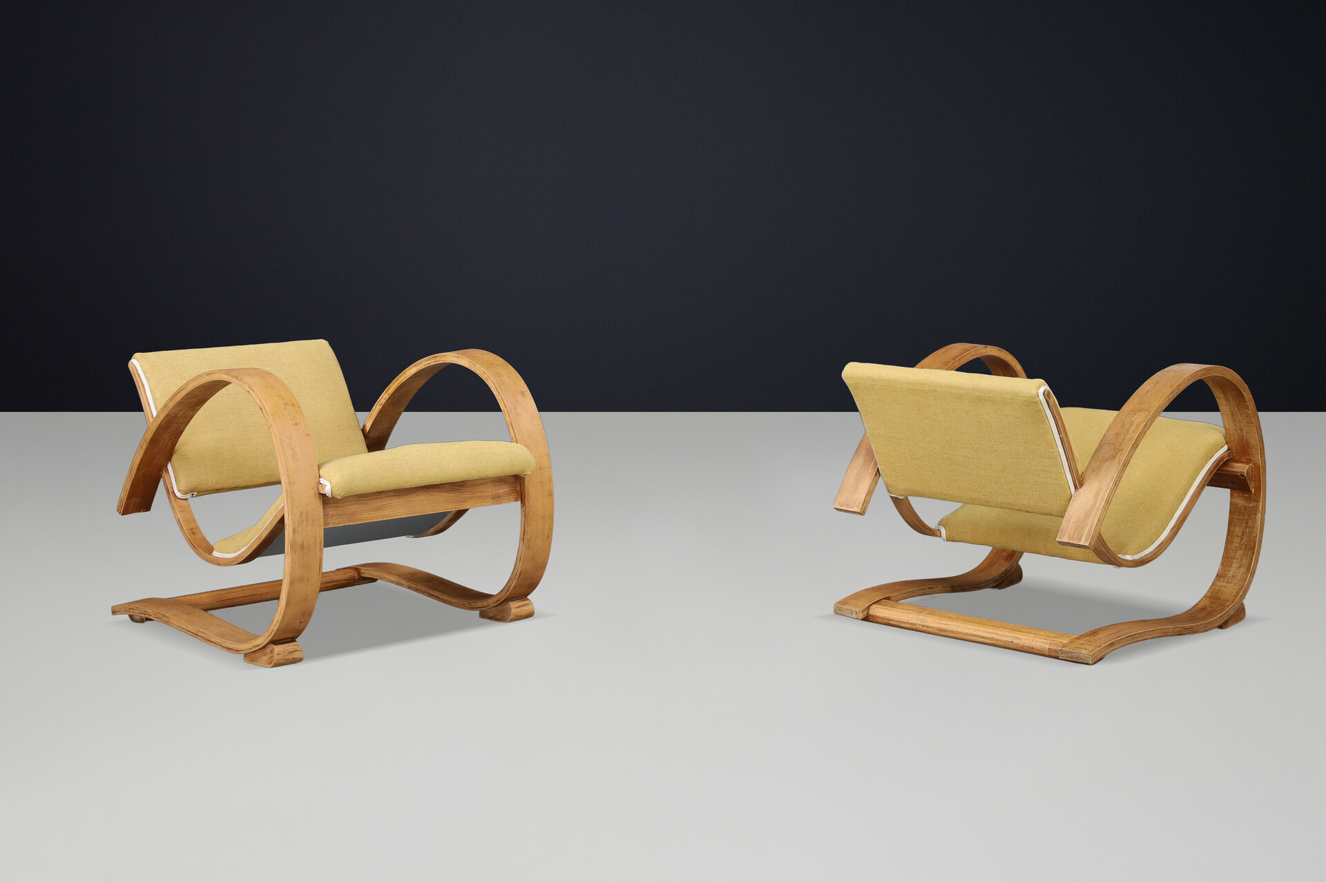 Low-Slung French Art Deco Lounge Chairs in Sculptural Bentwood, 1930s Early-20th century