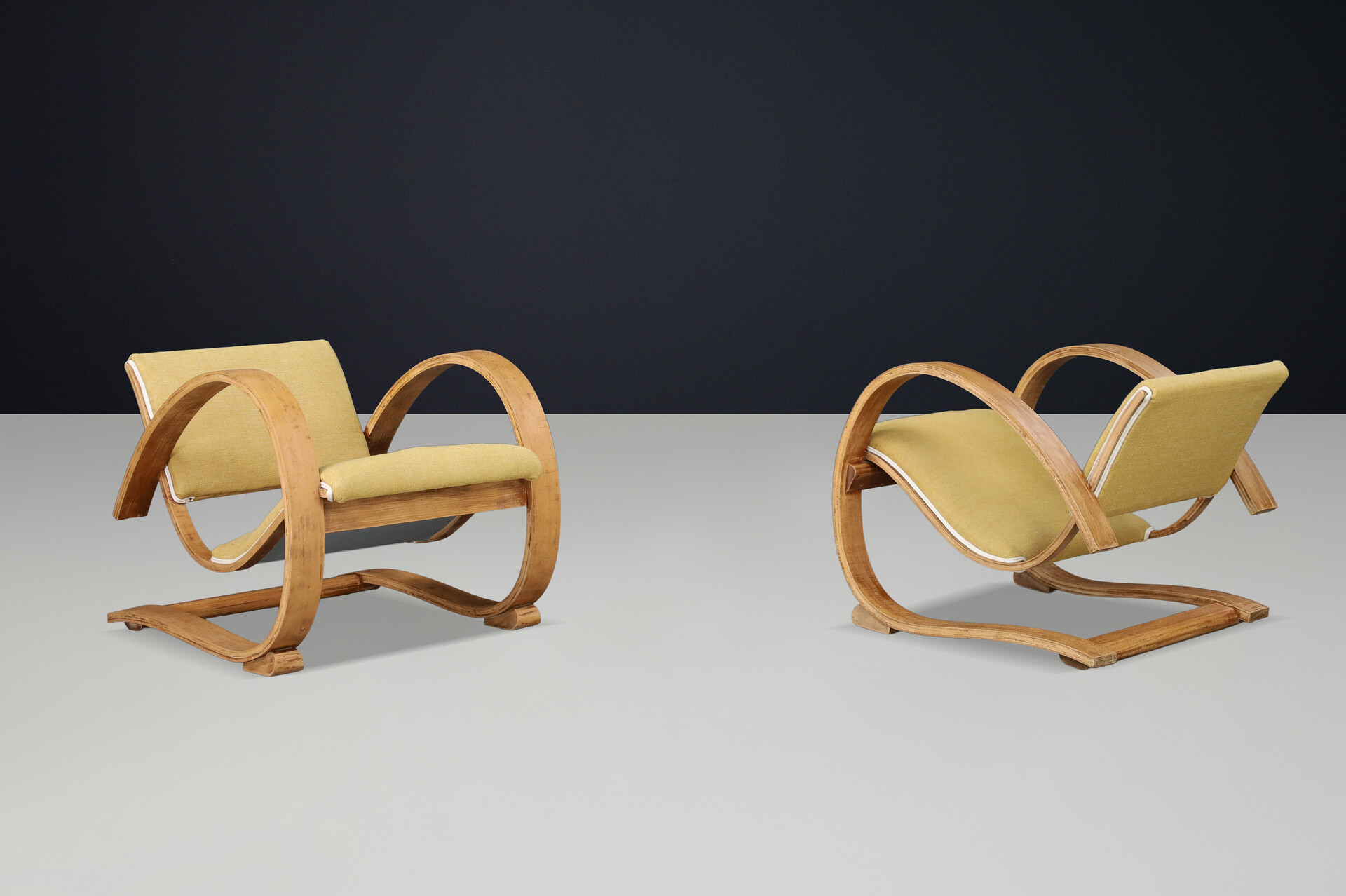 Low-Slung French Art Deco Lounge Chairs in Sculptural Bentwood, 1930s Early-20th century
