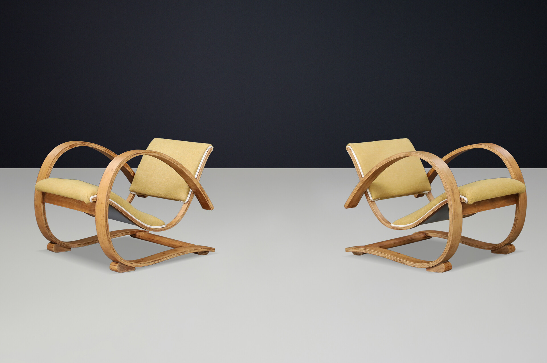 Low-Slung French Art Deco Lounge Chairs in Sculptural Bentwood, 1930s Early-20th century