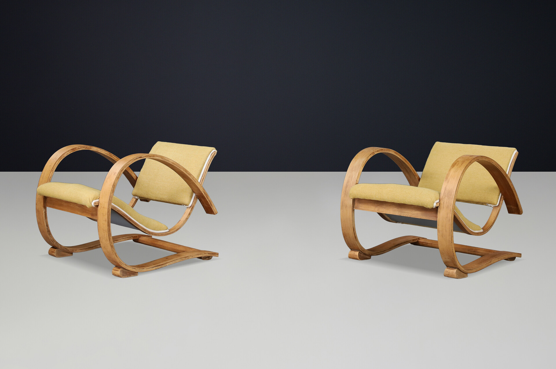 Low-Slung French Art Deco Lounge Chairs in Sculptural Bentwood, 1930s Early-20th century