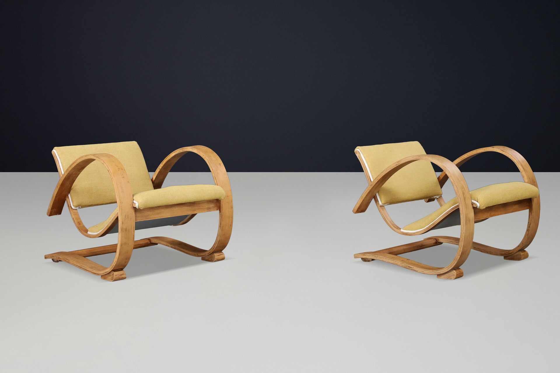 Low-Slung French Art Deco Lounge Chairs in Sculptural Bentwood, 1930s Early-20th century