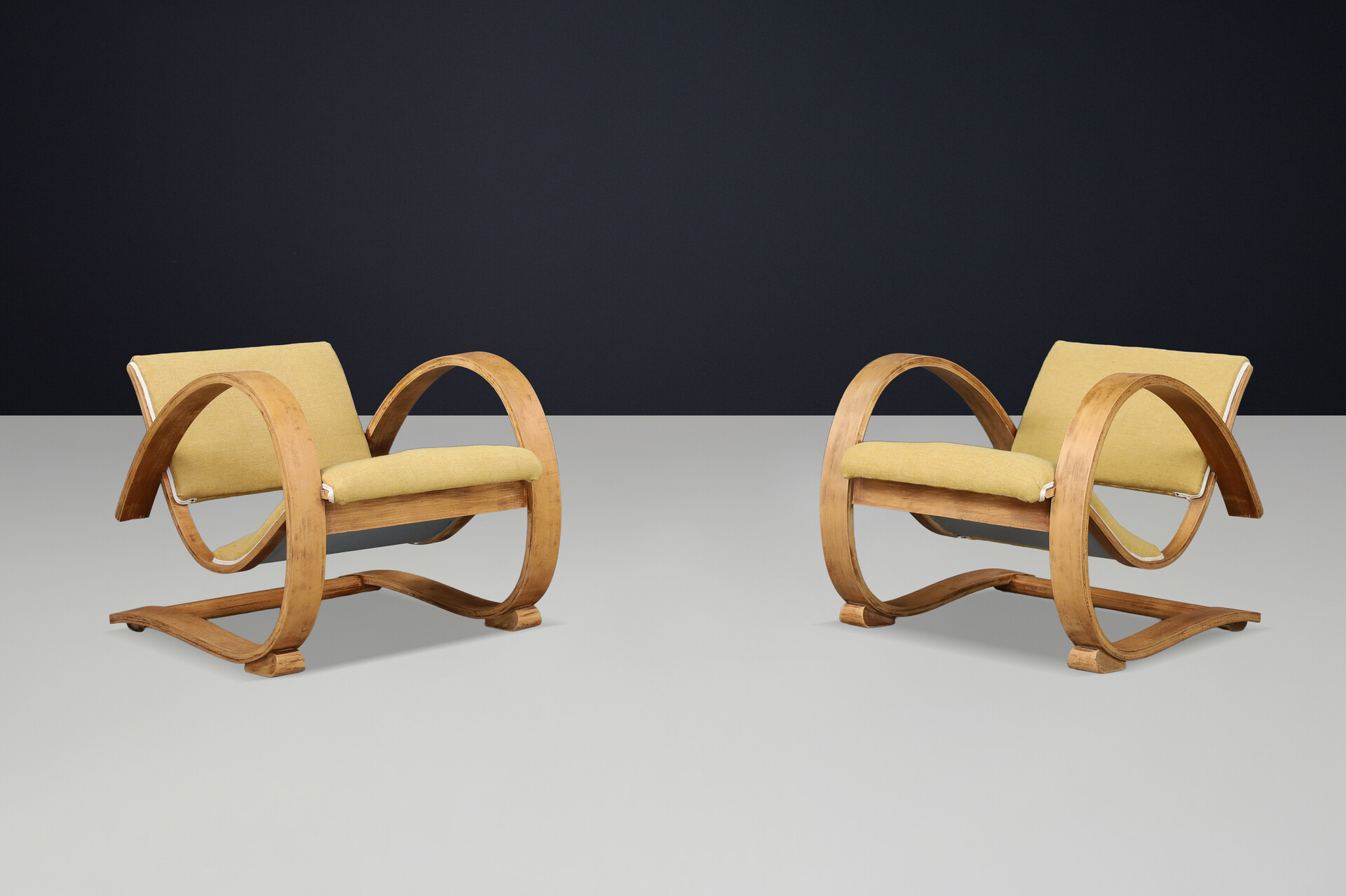 Low-Slung French Art Deco Lounge Chairs in Sculptural Bentwood, 1930s Early-20th century