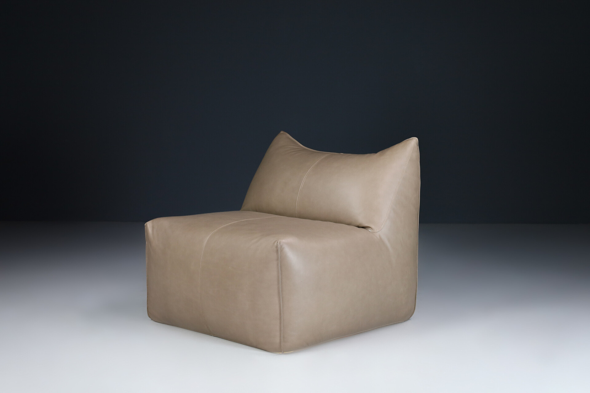 Mario Bellini 'Le Bambole' Lounge Chair, Italy 1990 Late-20th century