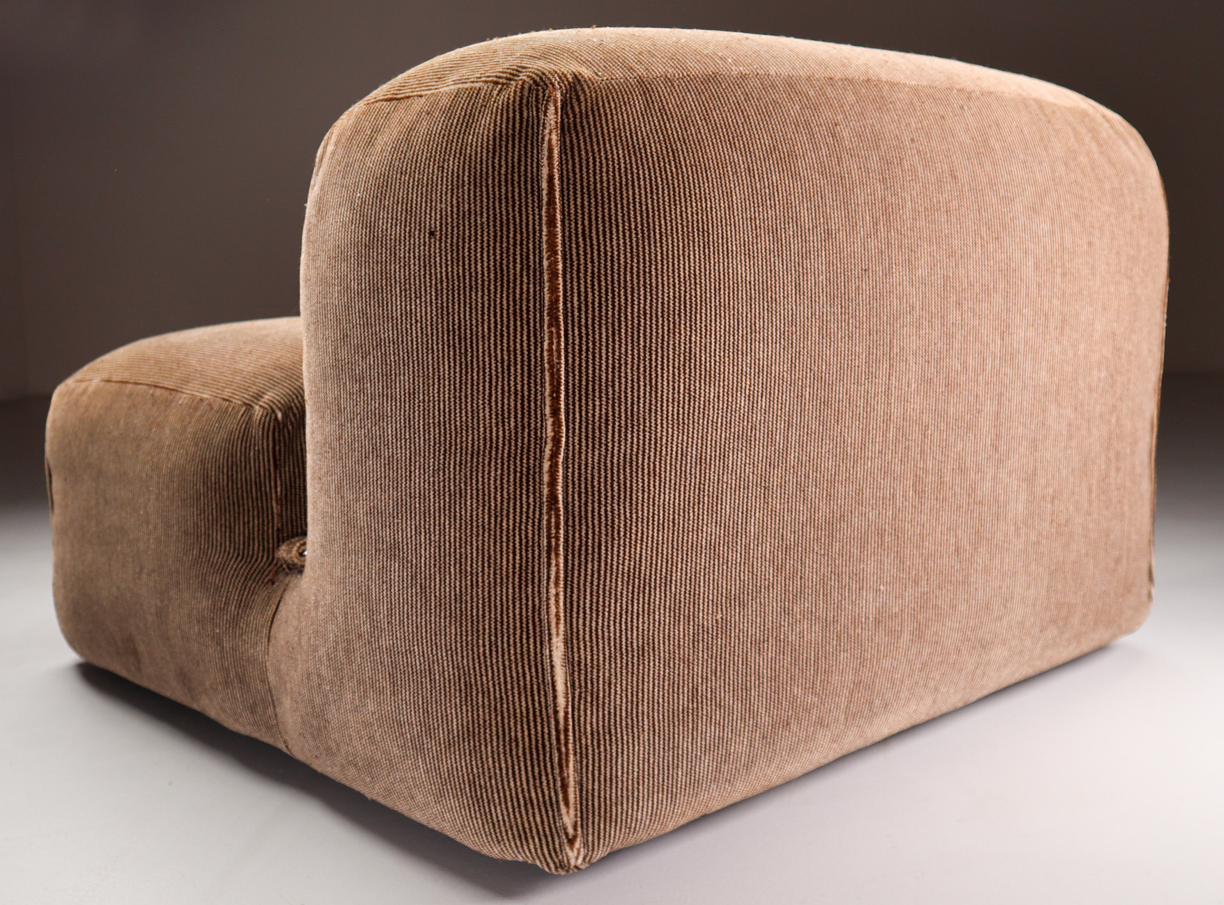 Mario Bellini 'Le Mura' Lounge Chair in Mohair Velvet by Cassina, Italy, 1972 Mid-20th century