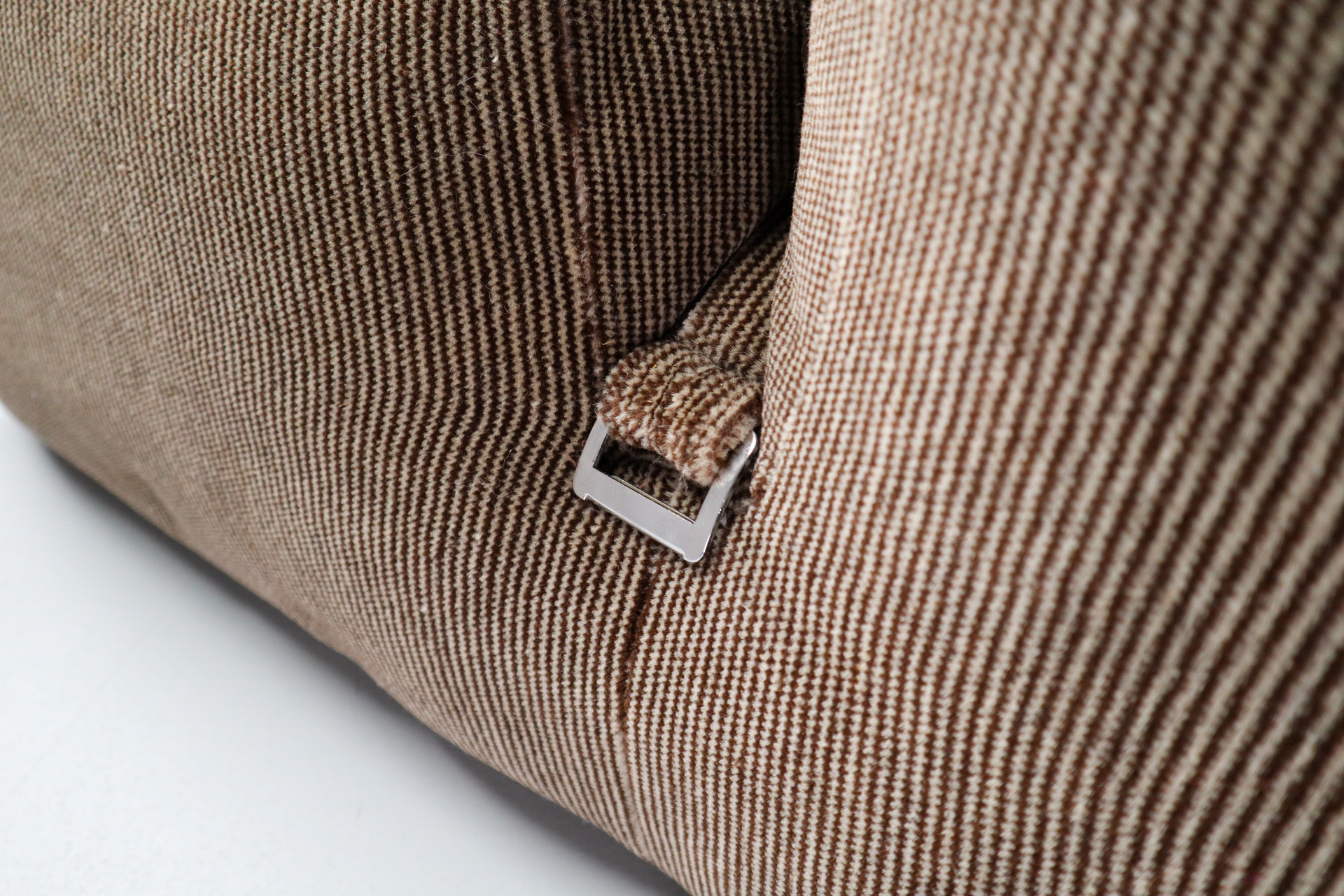 Mario Bellini 'Le Mura' Lounge Chair in Mohair Velvet by Cassina, Italy, 1972 Mid-20th century