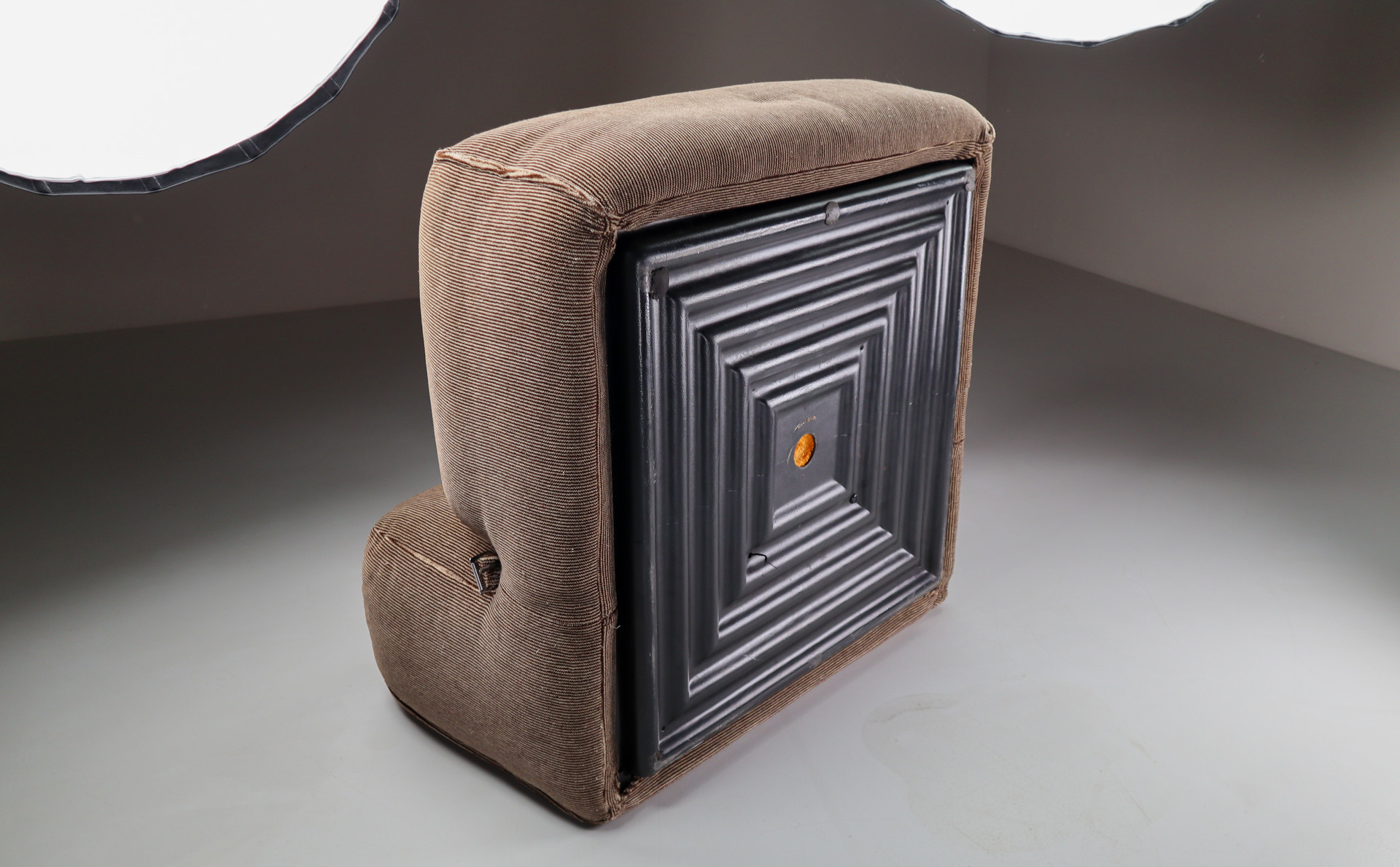 Mario Bellini 'Le Mura' Lounge Chair in Mohair Velvet by Cassina, Italy, 1972 Mid-20th century