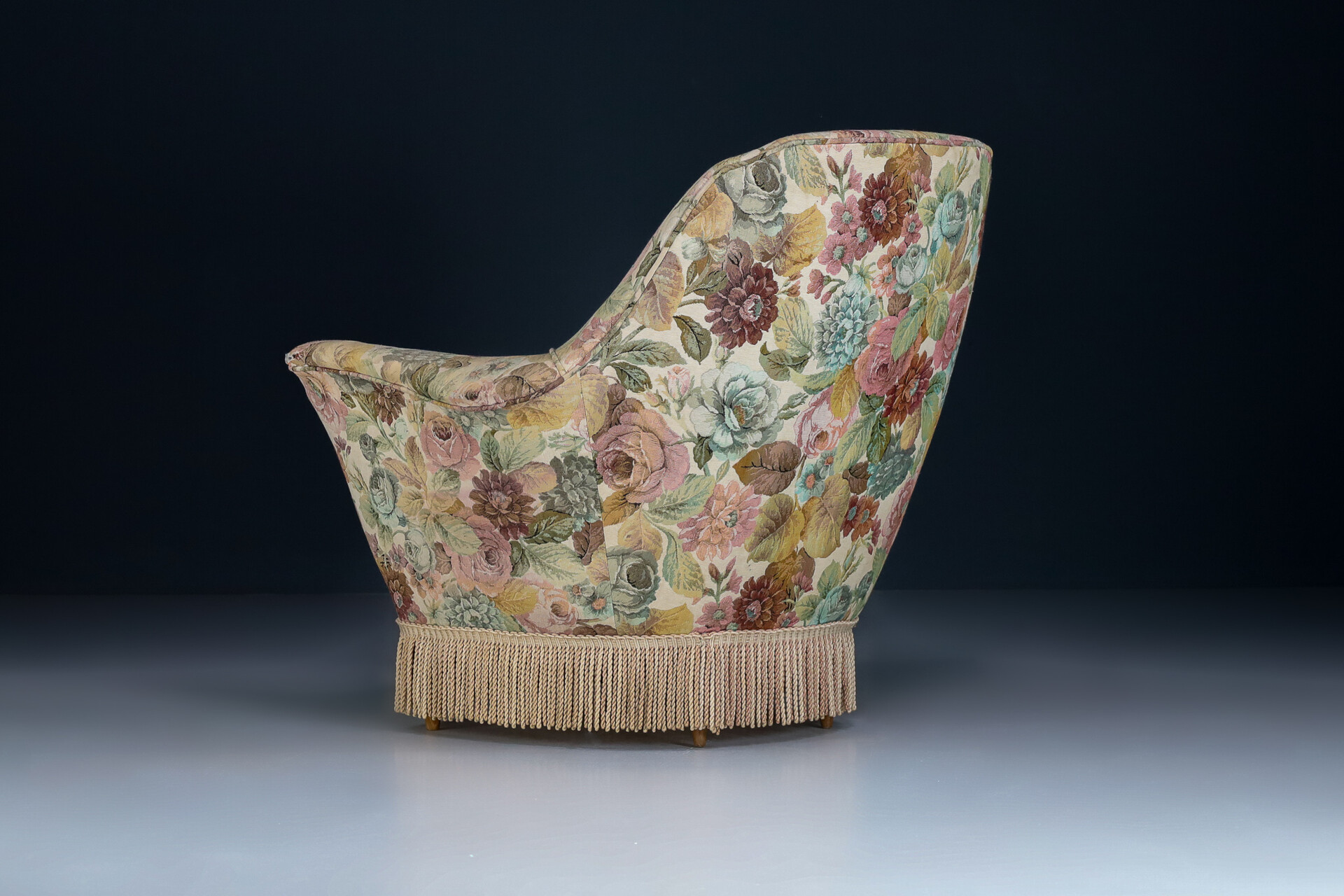 Mid 20th century Floral armchairs , Ico Parisi / Federico Munari, Italy, 1950s Mid-20th century