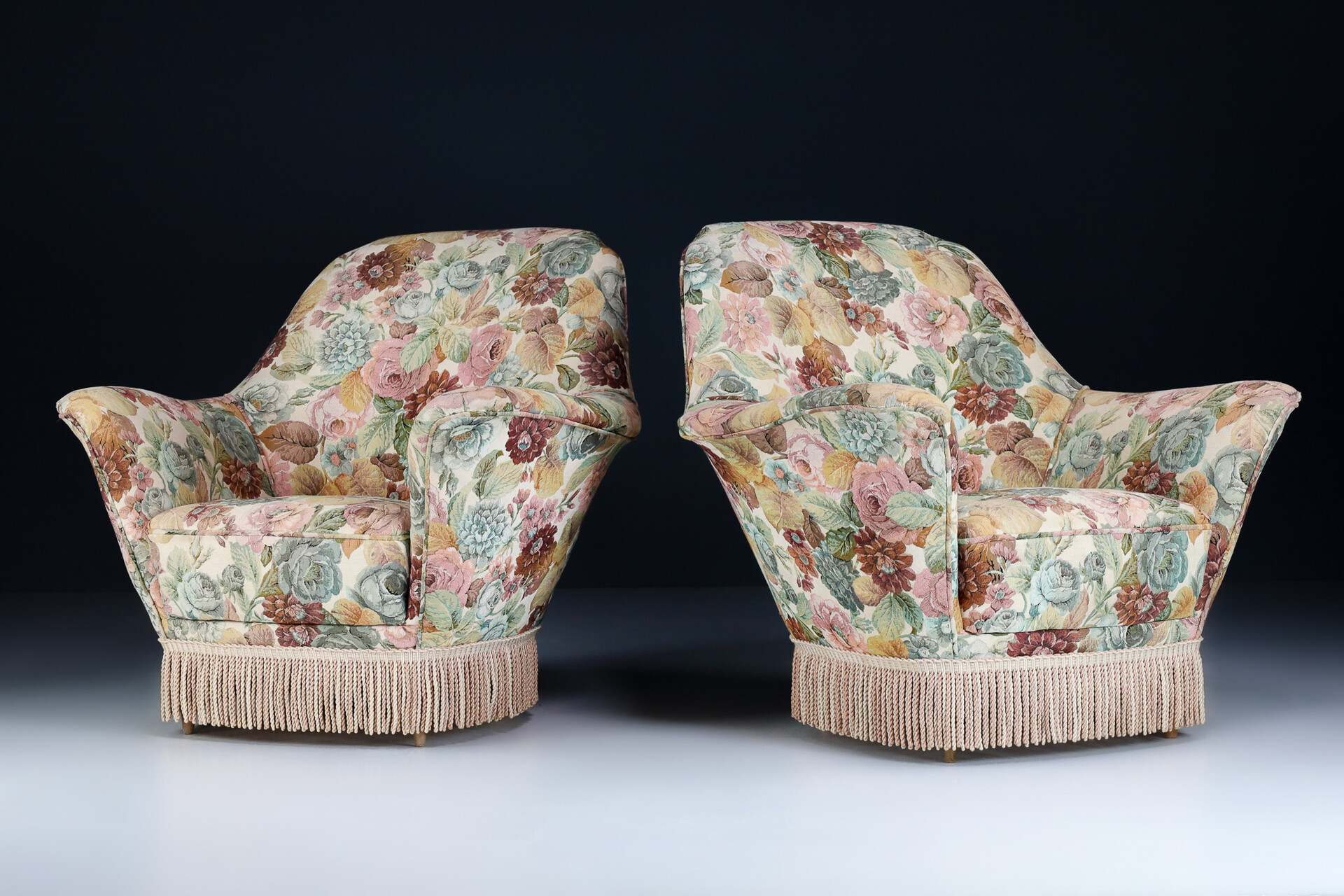 Mid 20th century Floral armchairs , Ico Parisi / Federico Munari, Italy, 1950s Mid-20th century